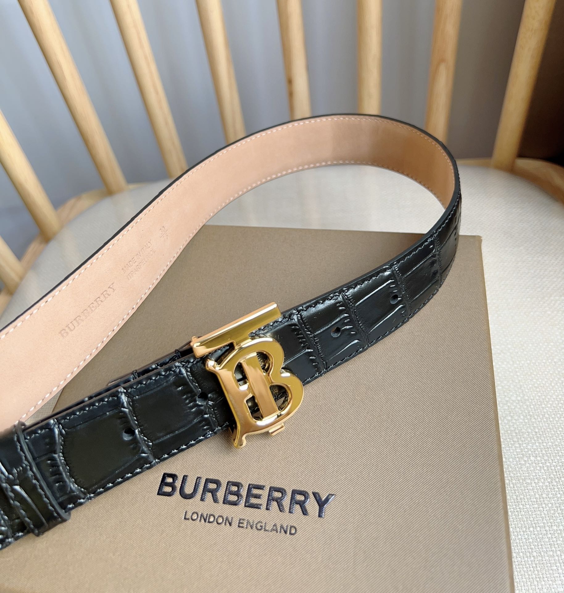 Burberry belt