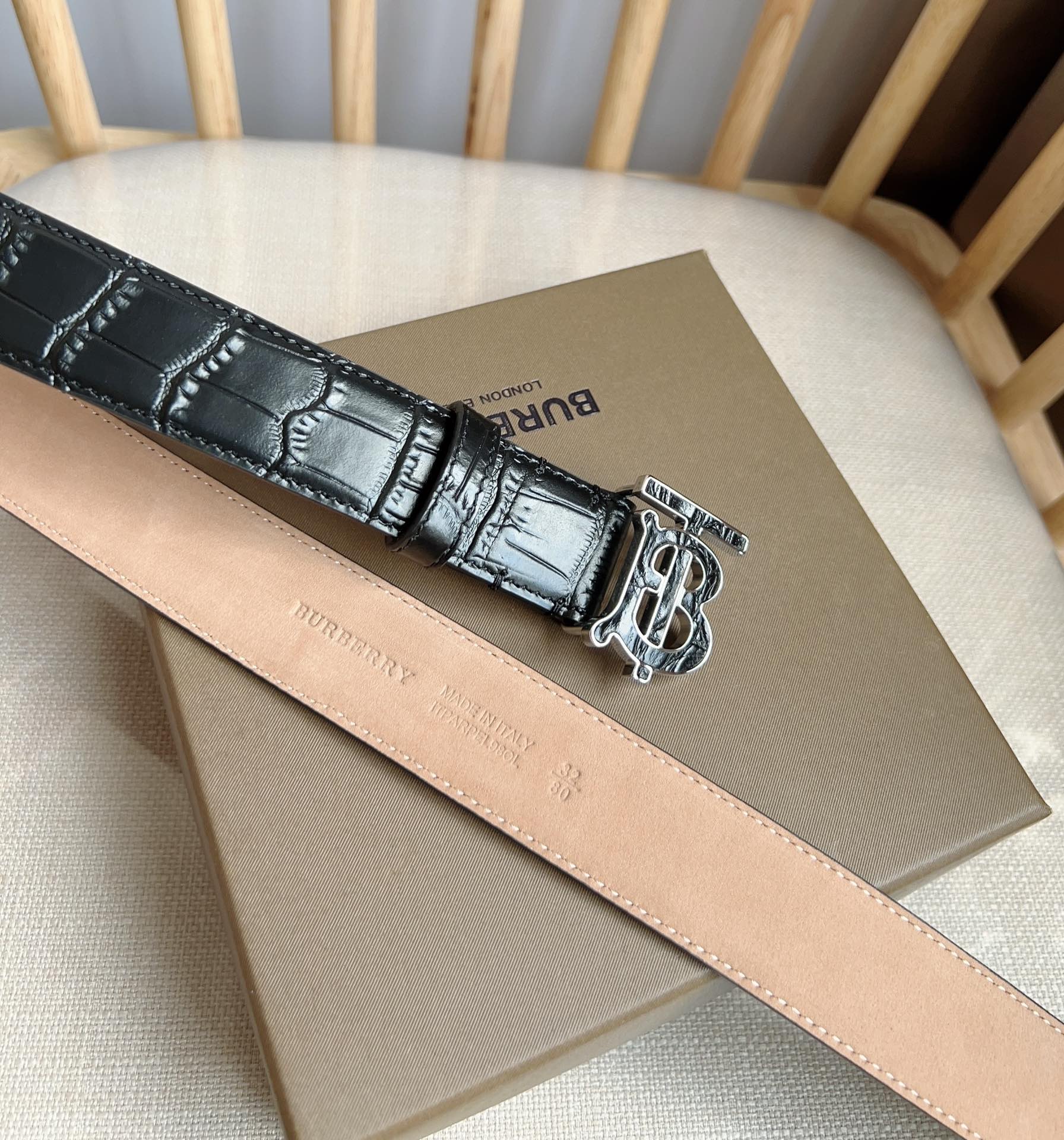 Burberry belt