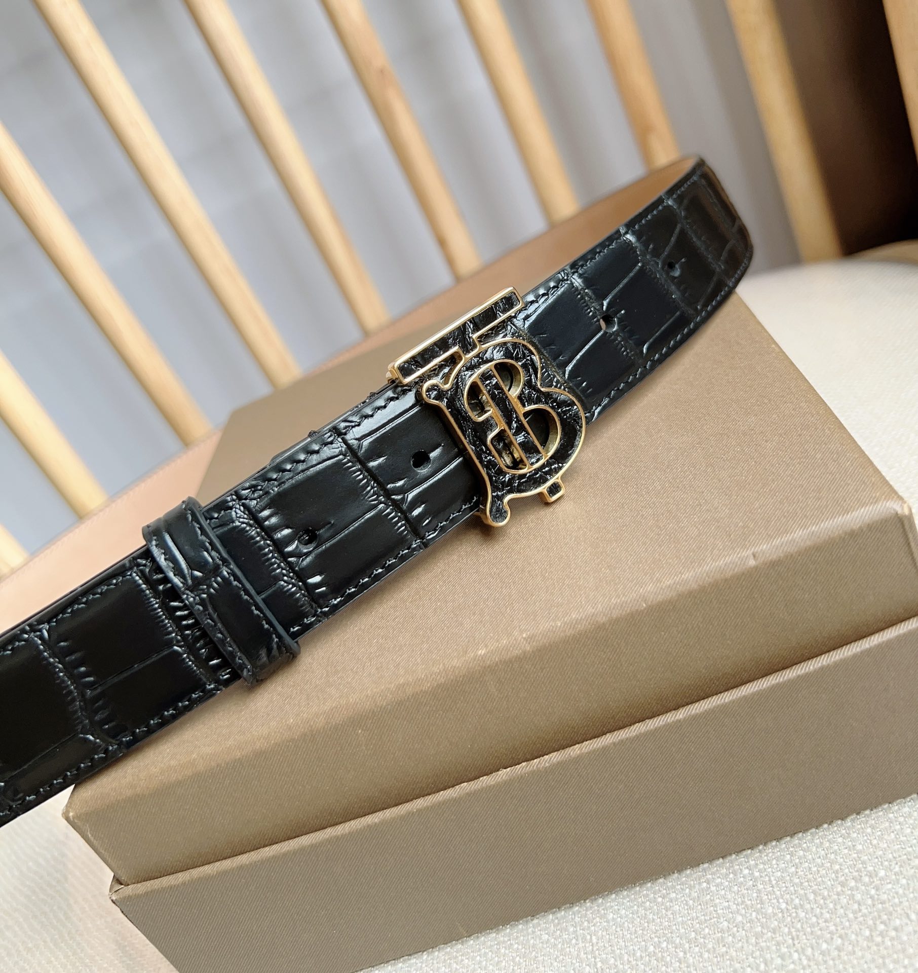 Burberry belt