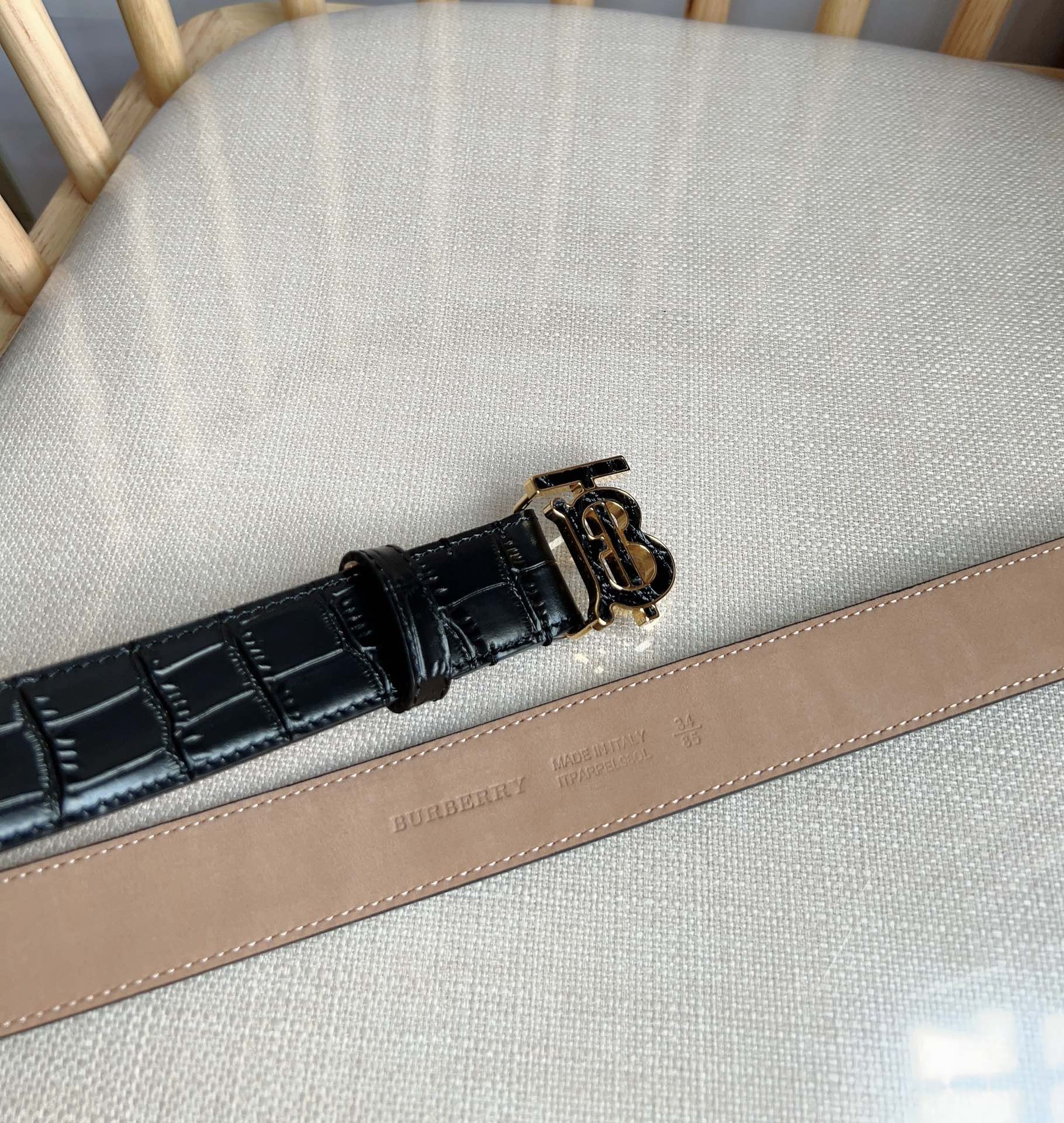 Burberry belt