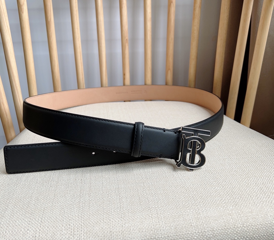 Burberry belt