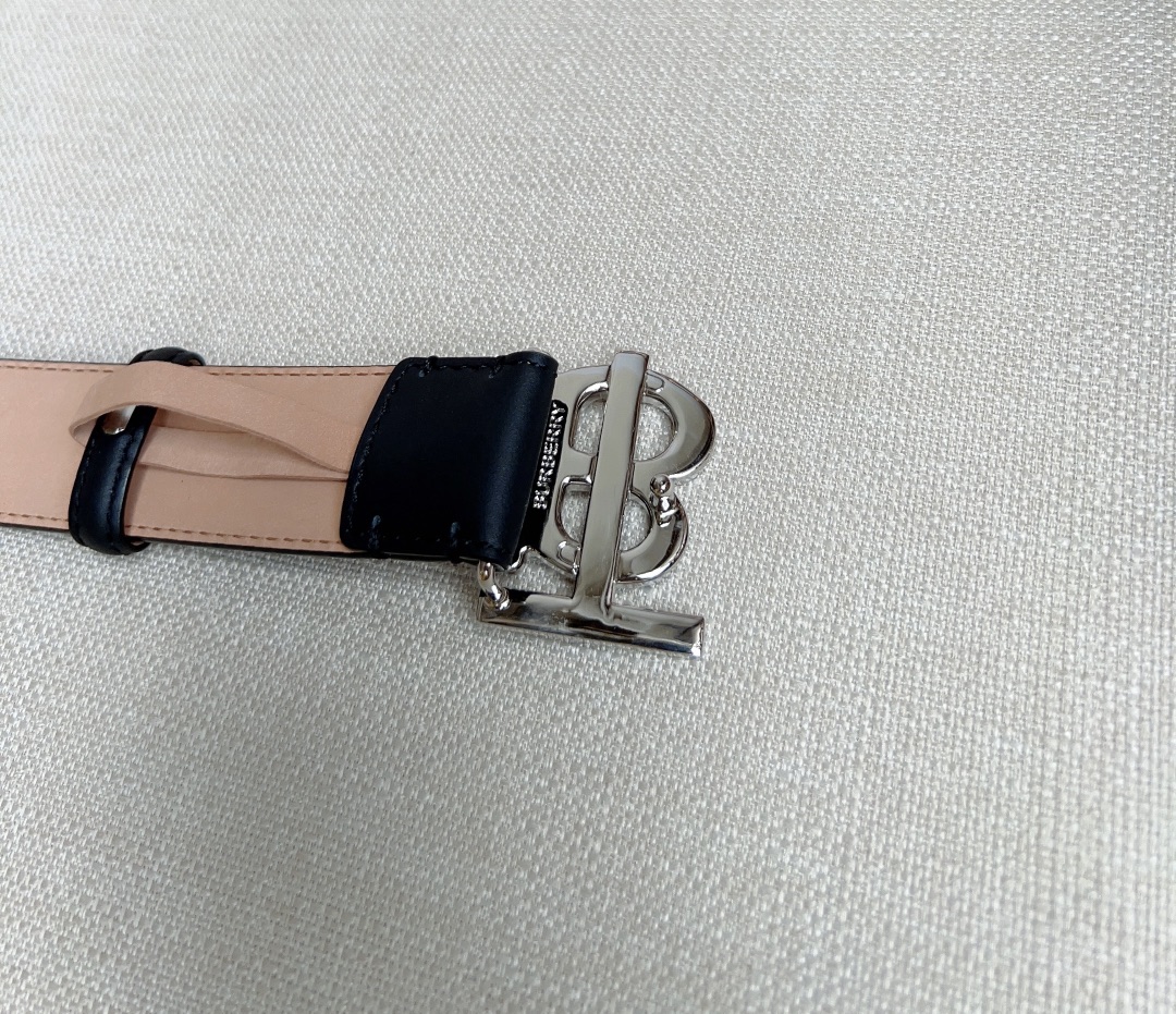 Burberry belt