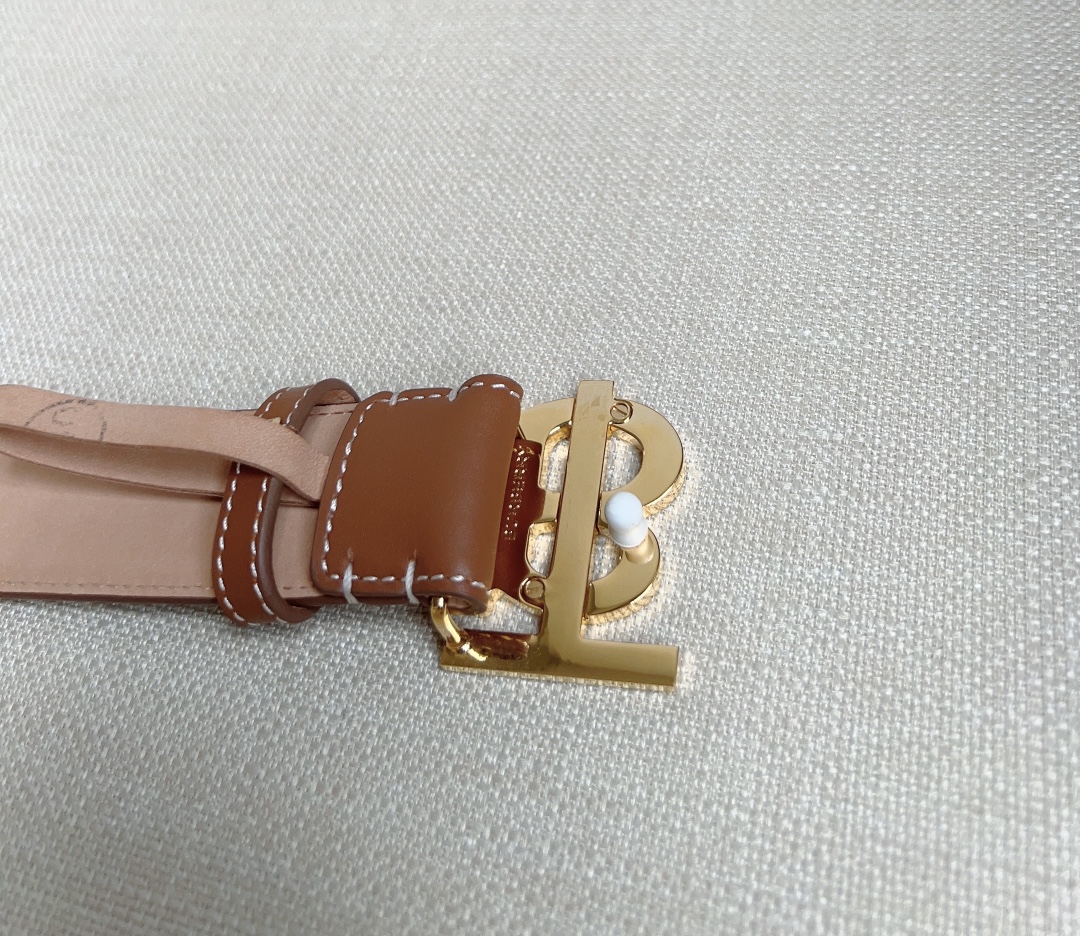 Burberry belt