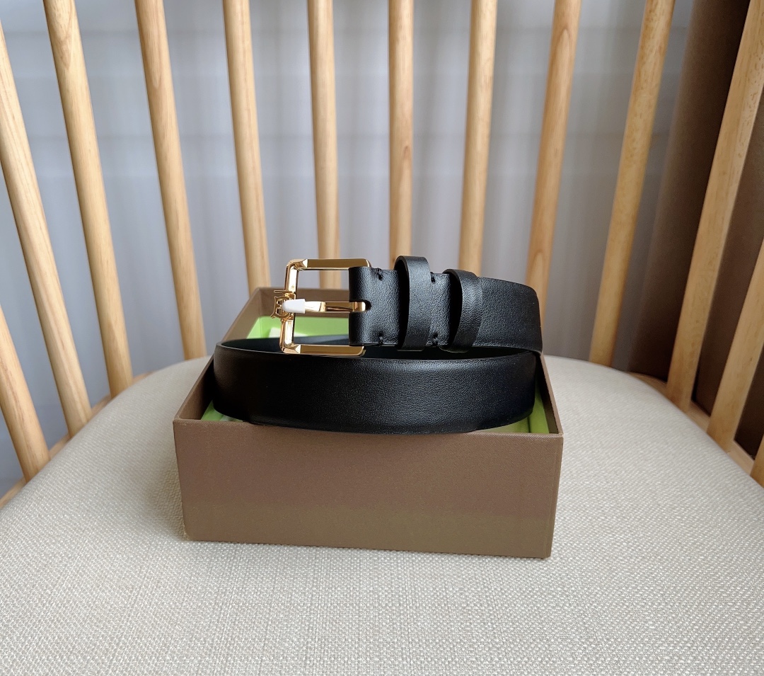 Burberry belt