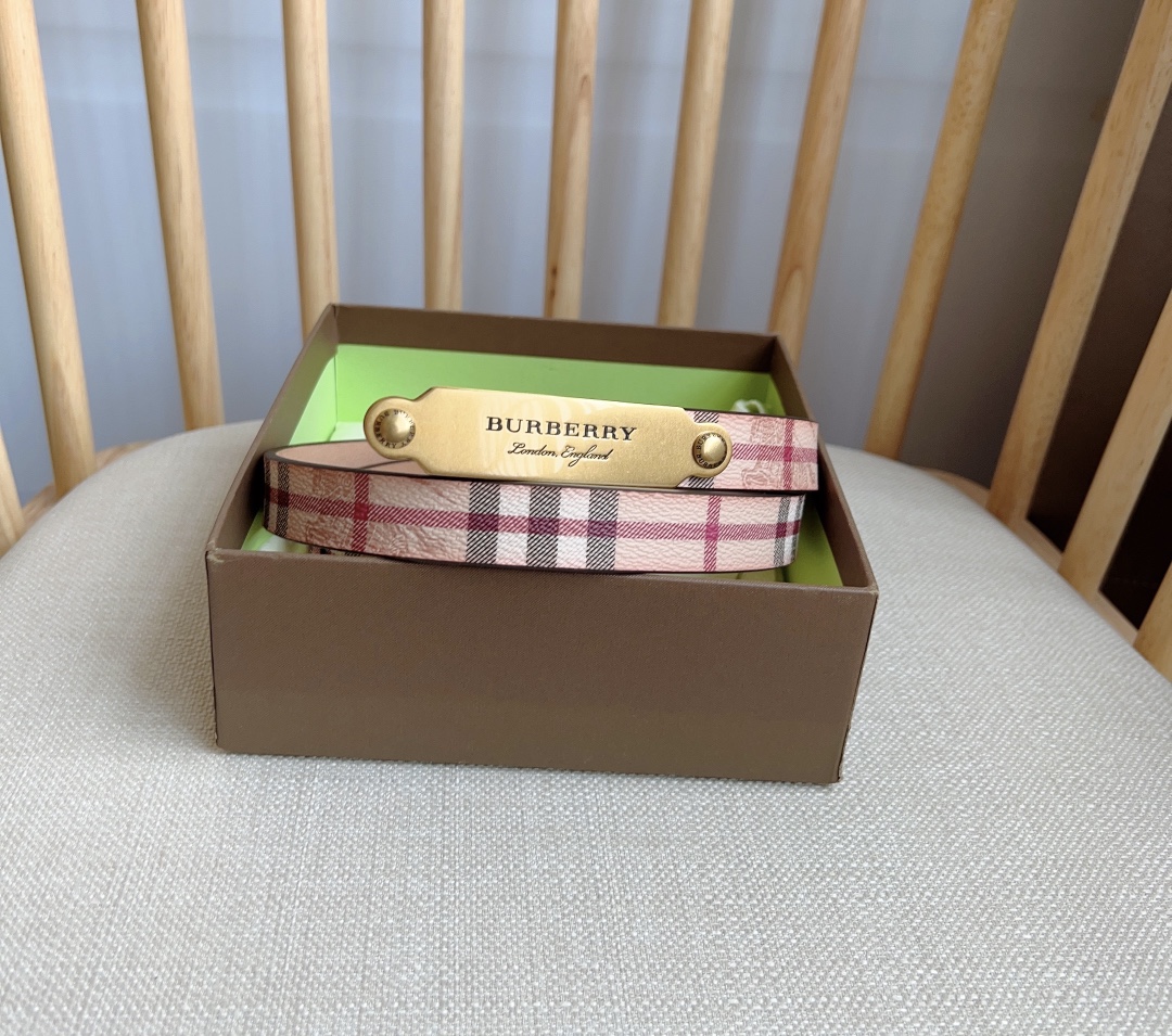 Burberry belt