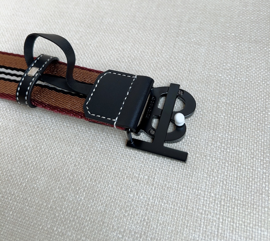 Burberry belt