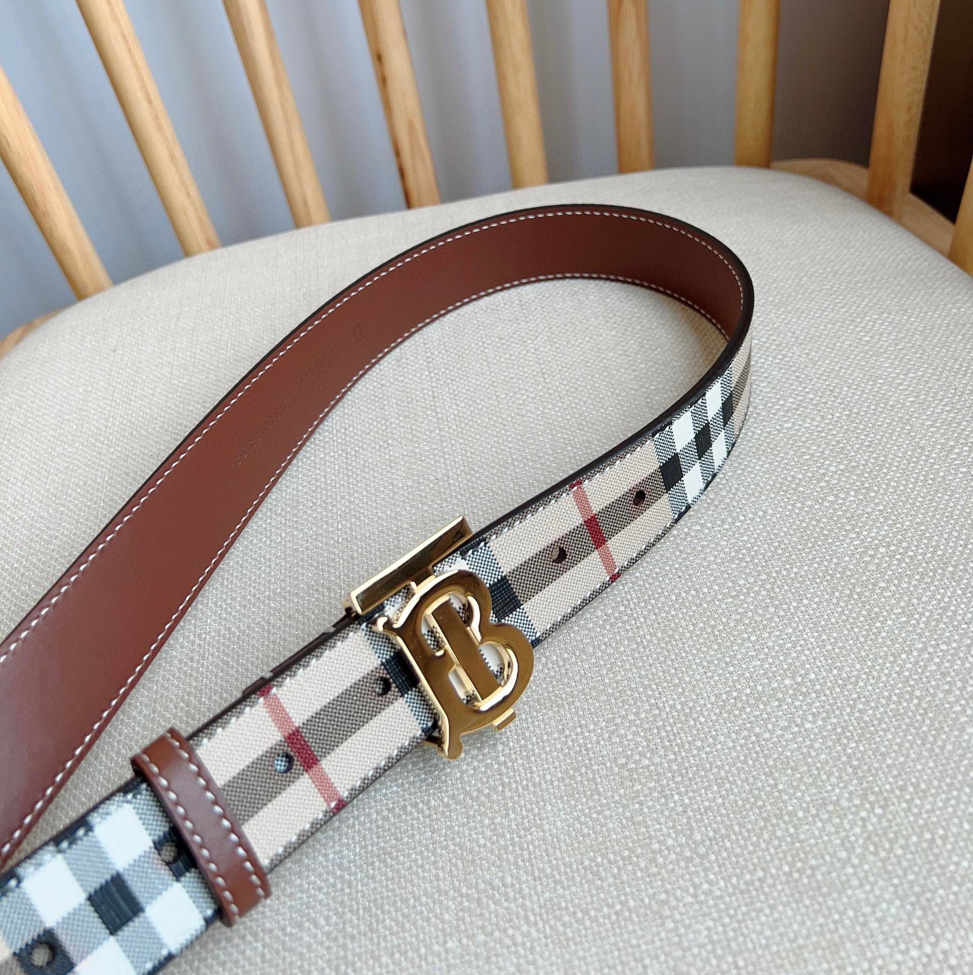 Burberry belt