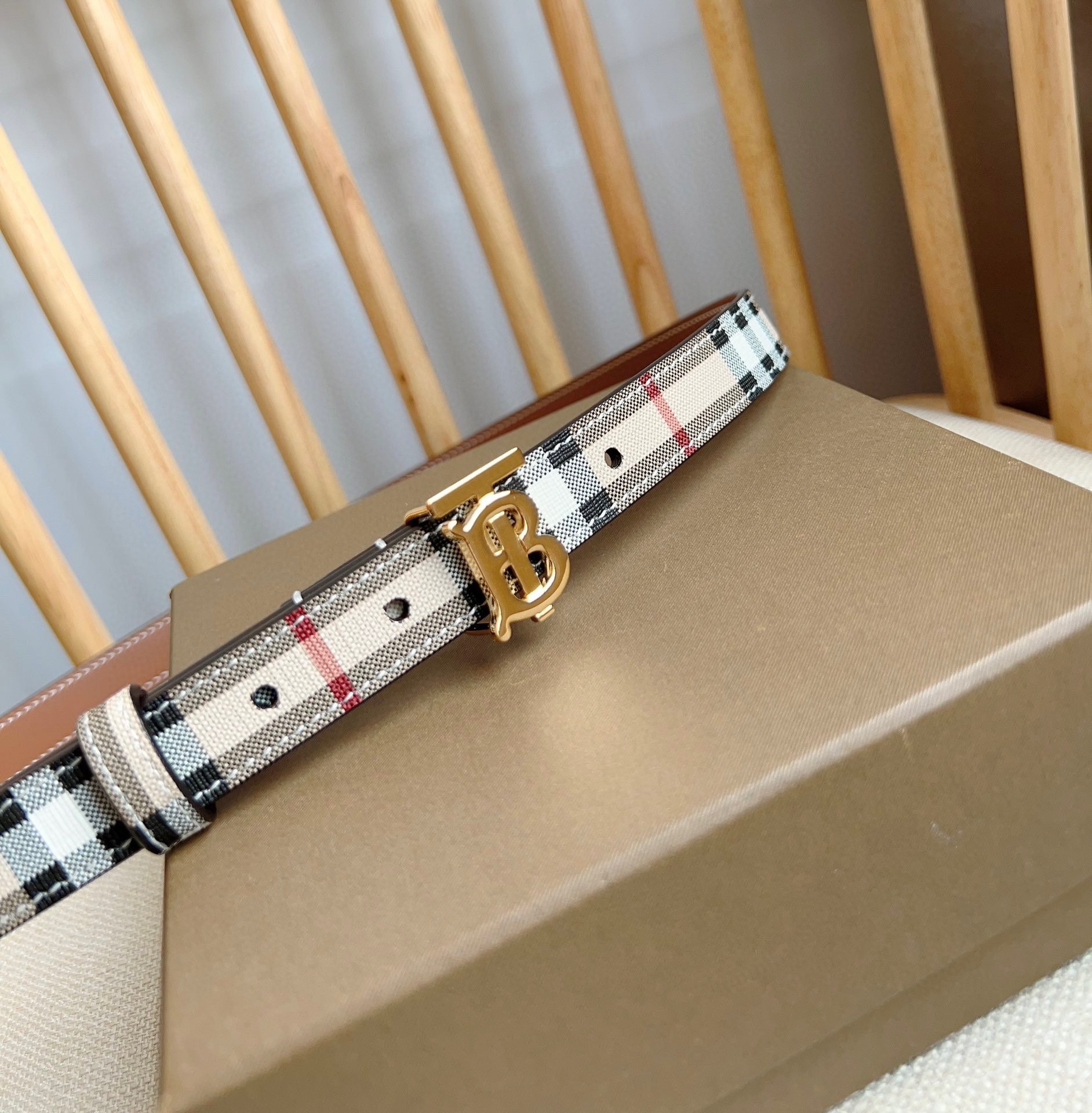 Burberry belt