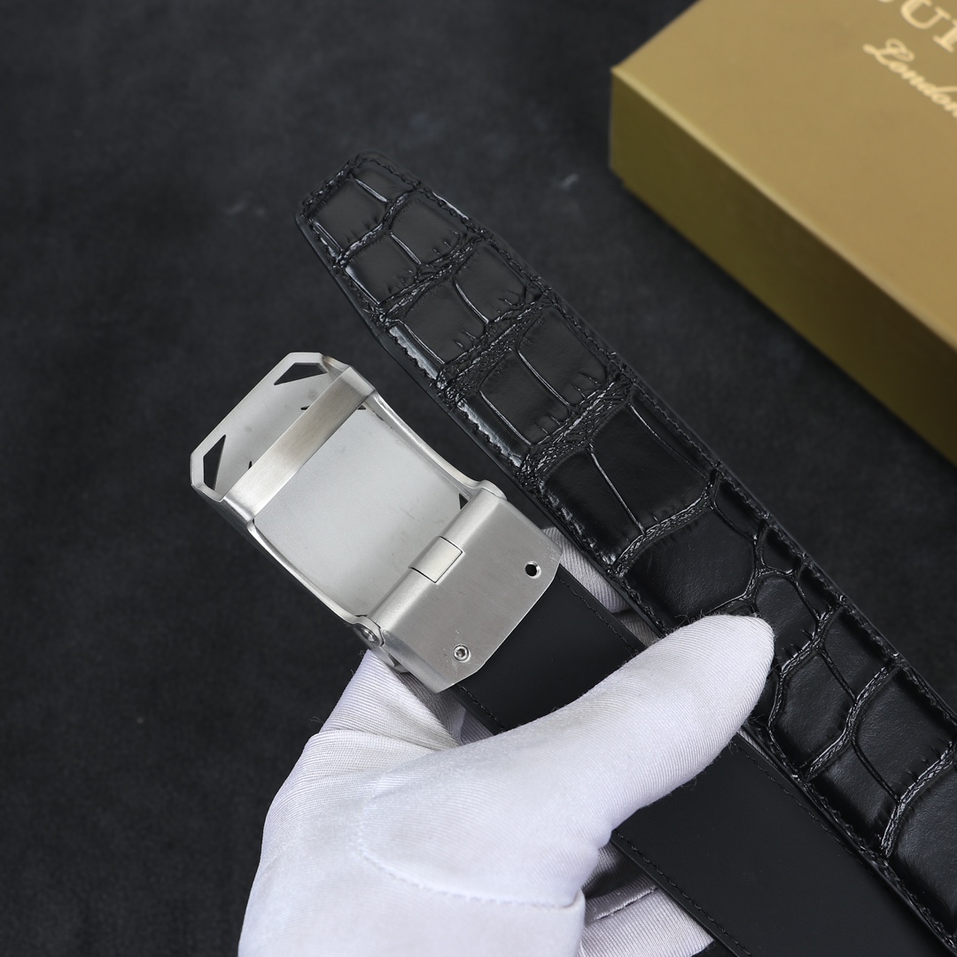 Burberry belt