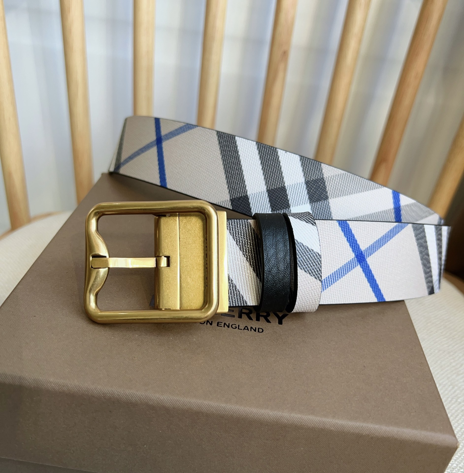 Burberry belt