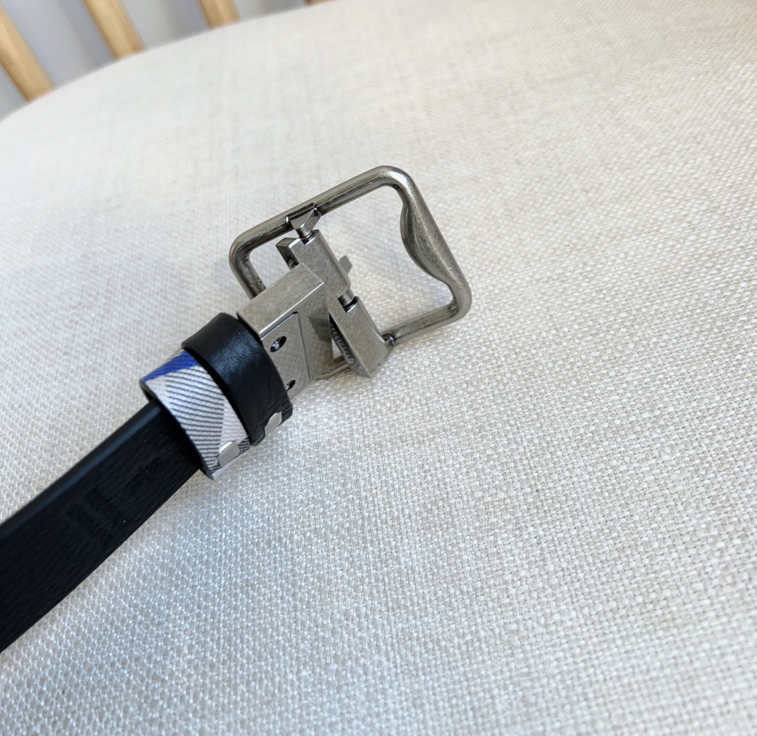 Burberry belt