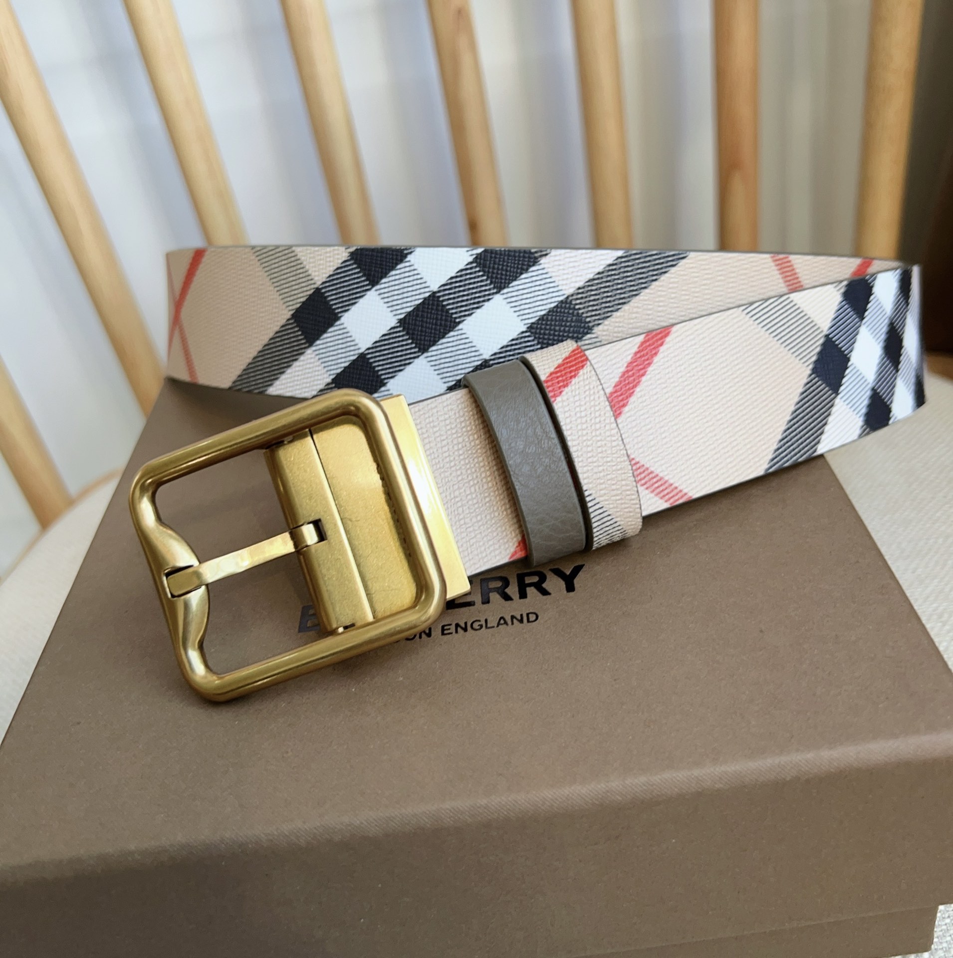Burberry belt