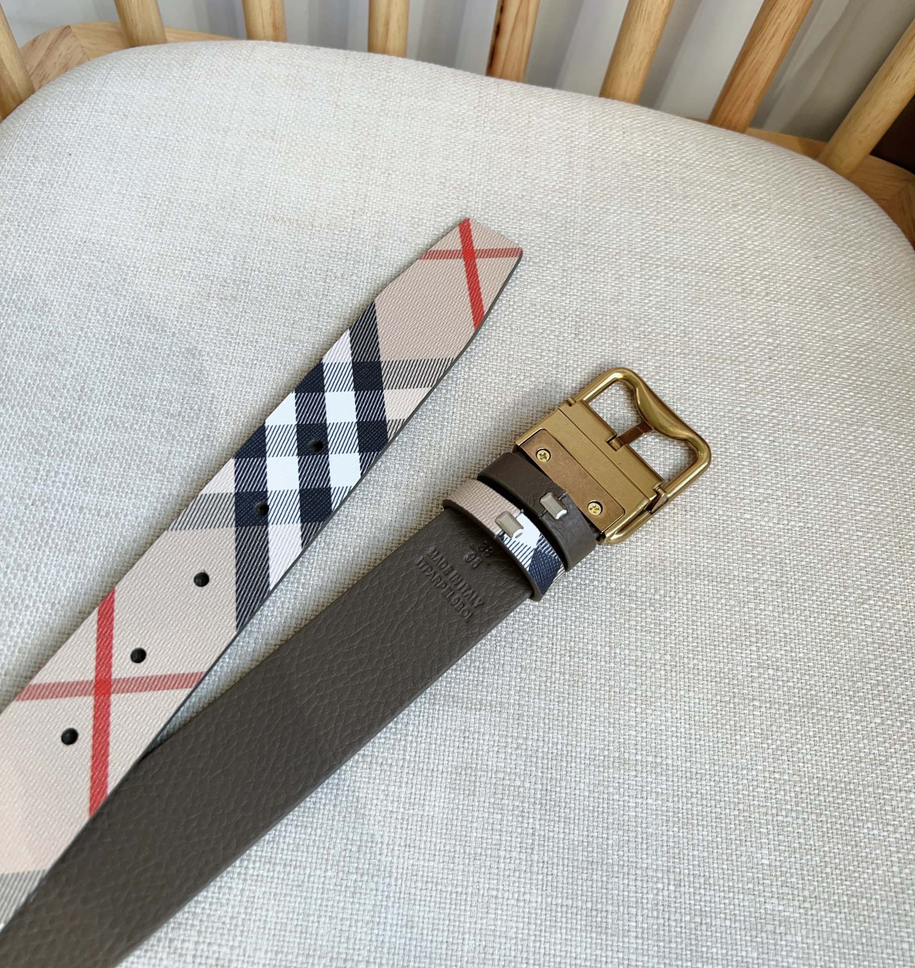 Burberry belt