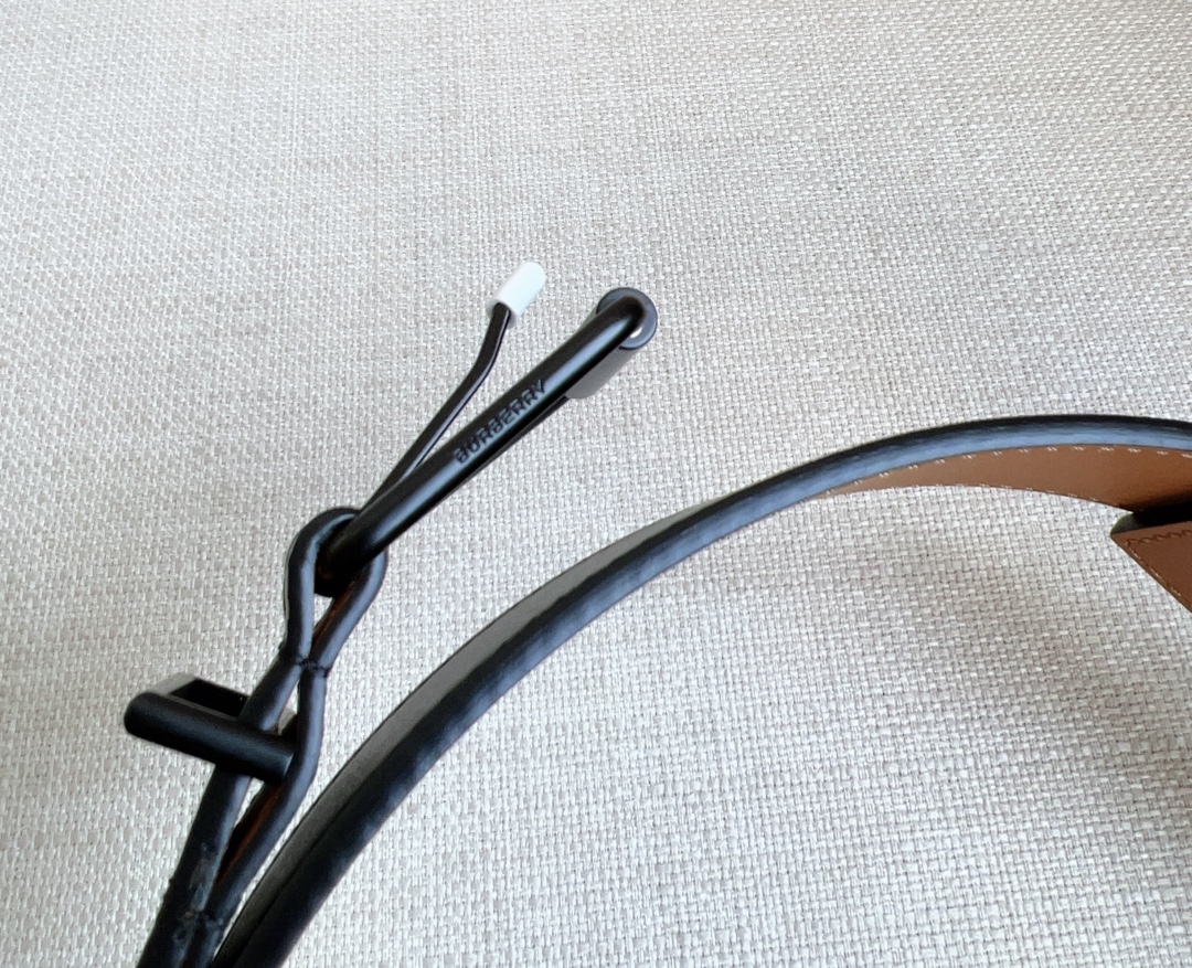 Burberry belt