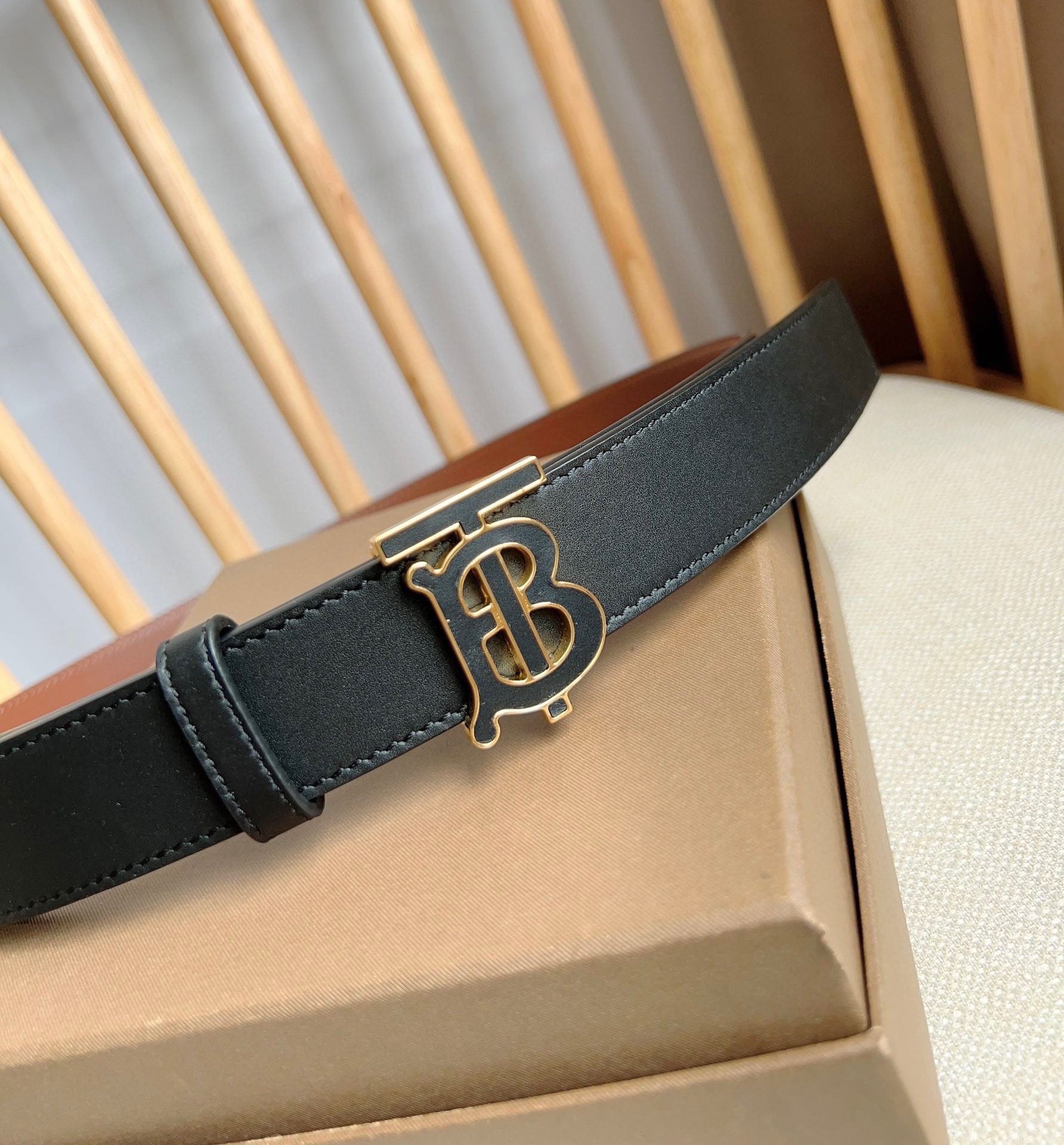 Burberry belt