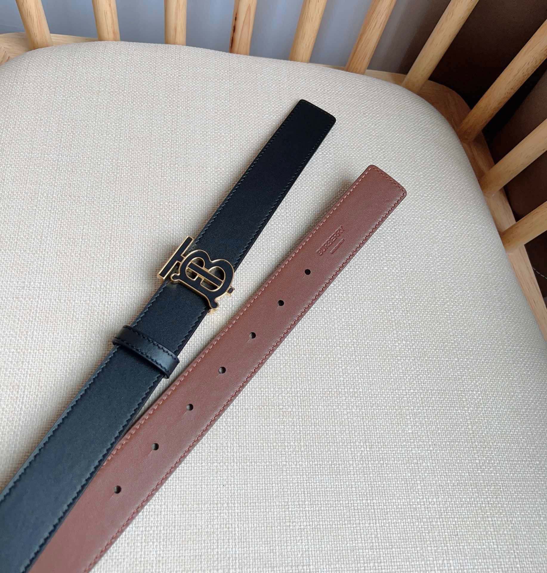 Burberry belt