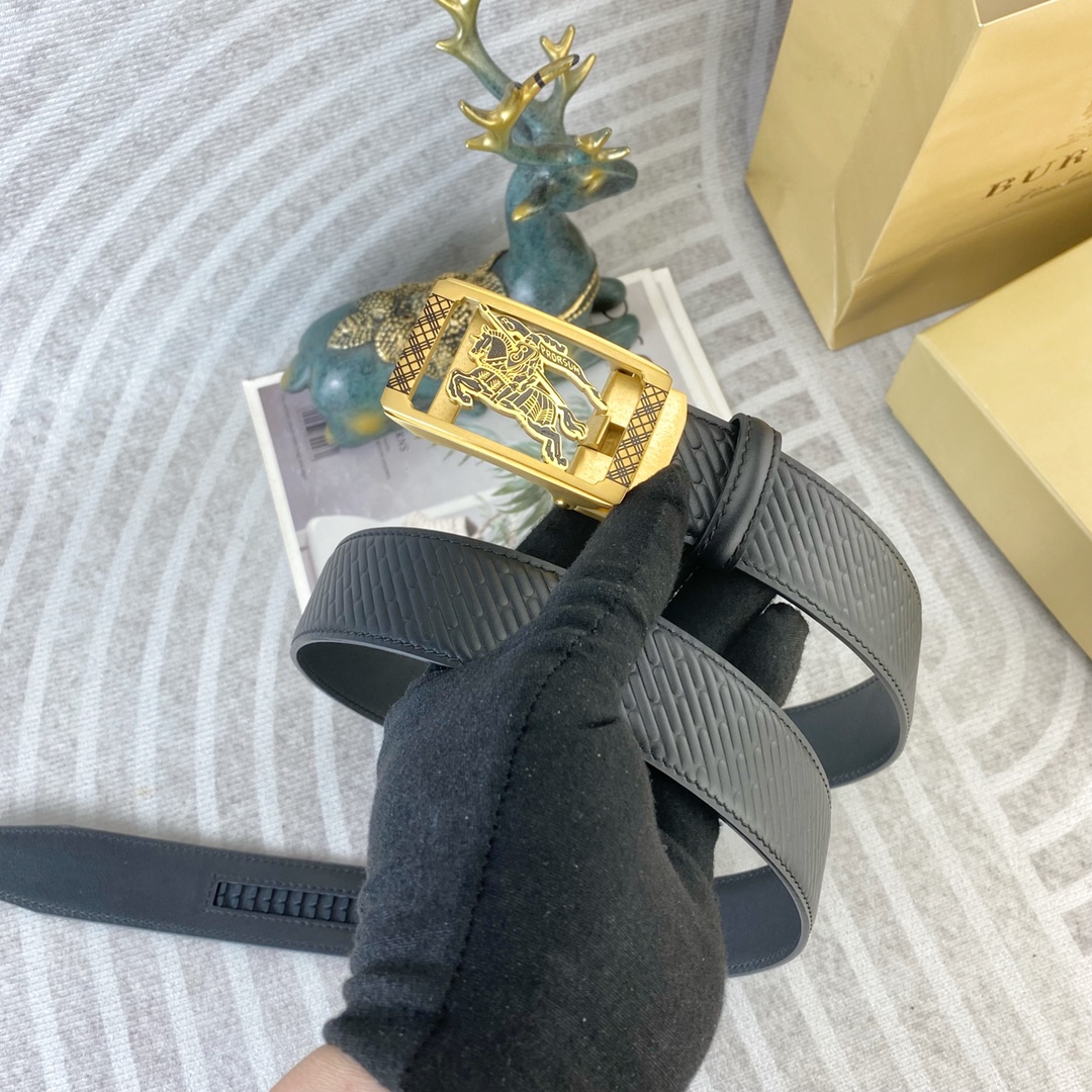 Burberry belt