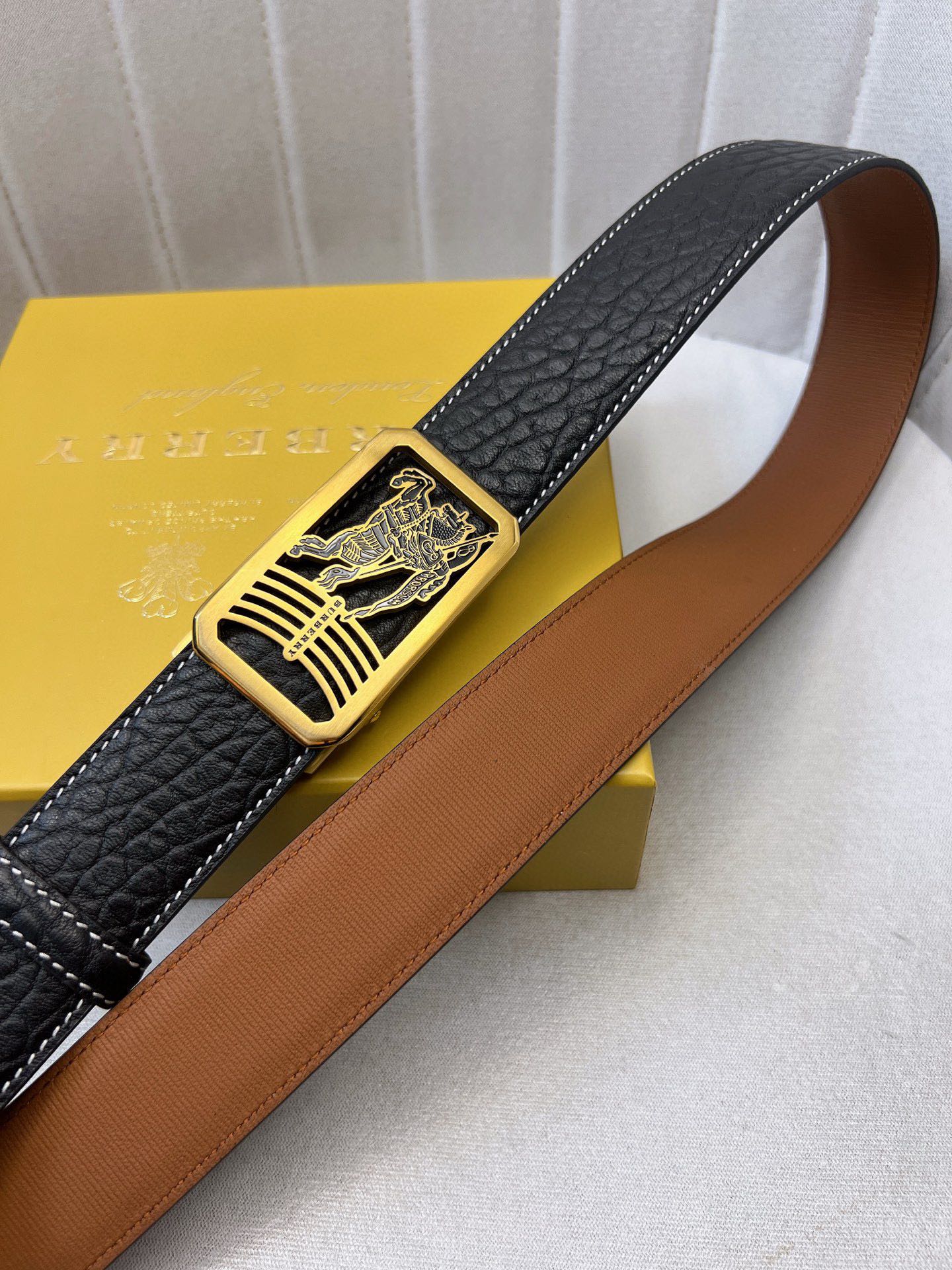 Burberry belt