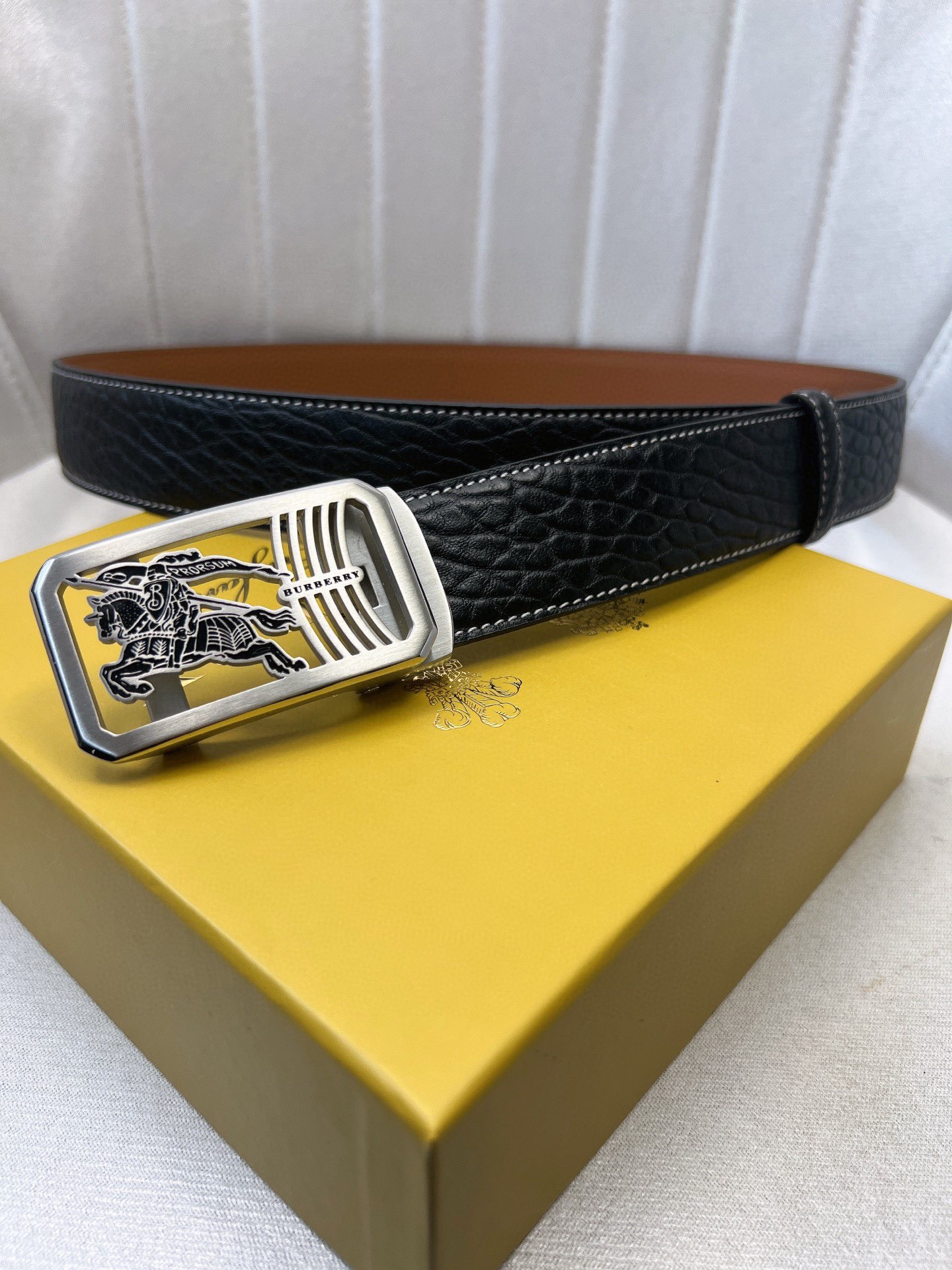 Burberry belt