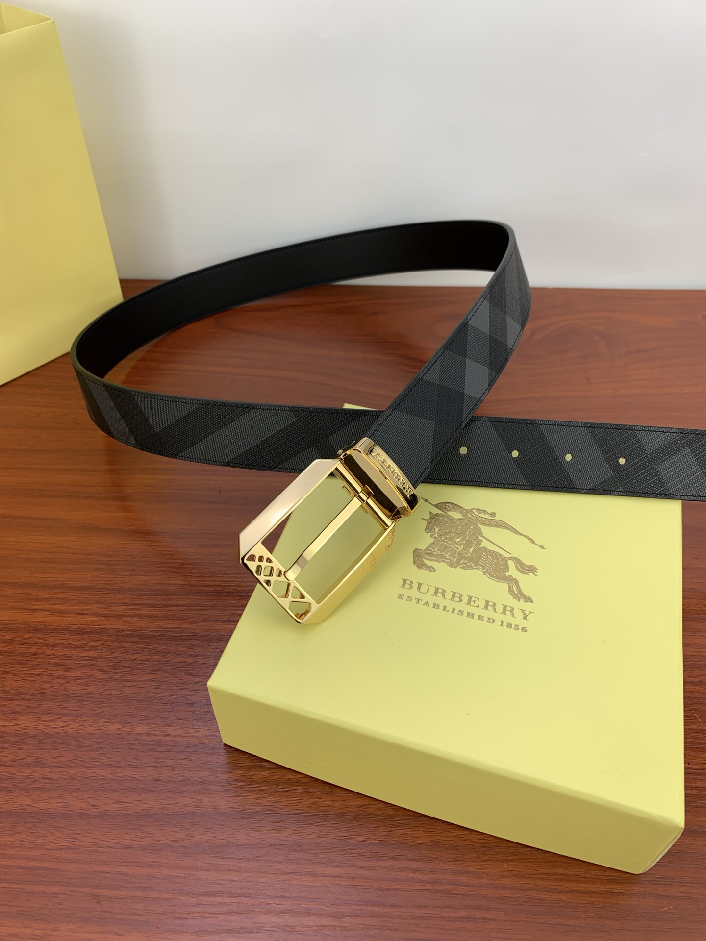 Burberry belt