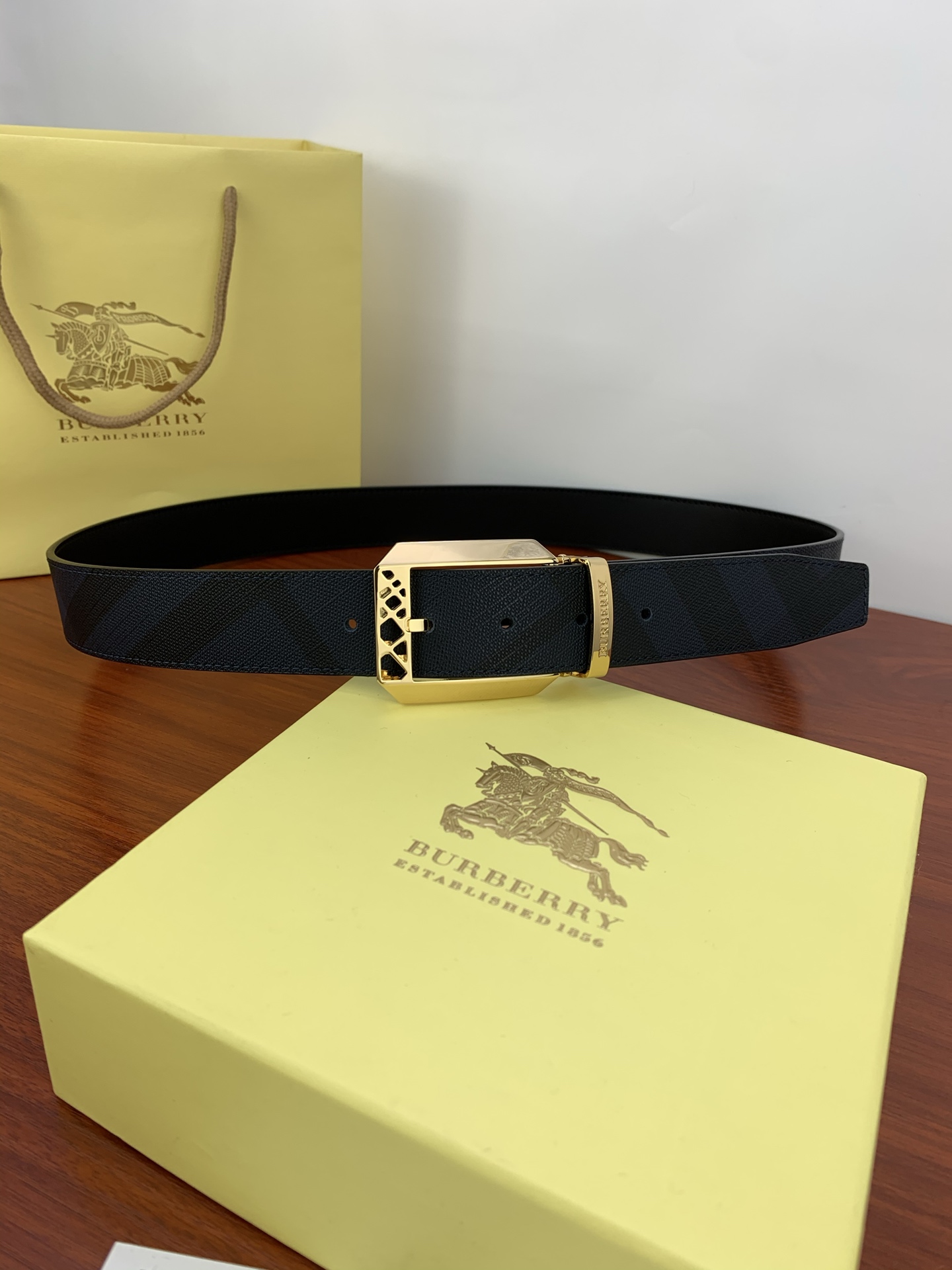 Burberry belt