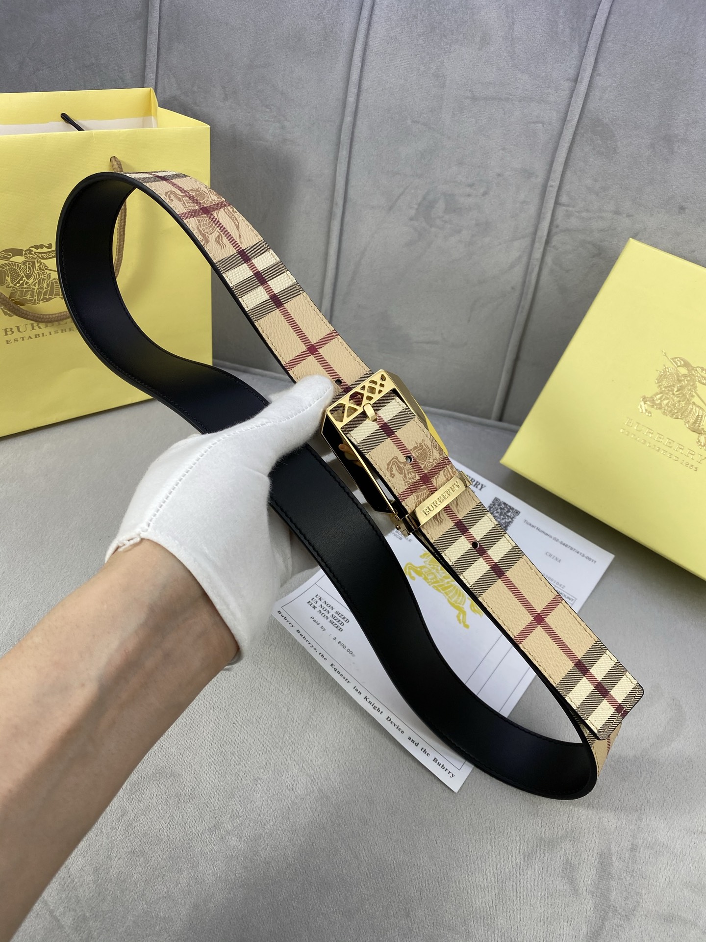 Burberry belt