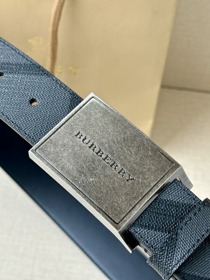Burberry belt