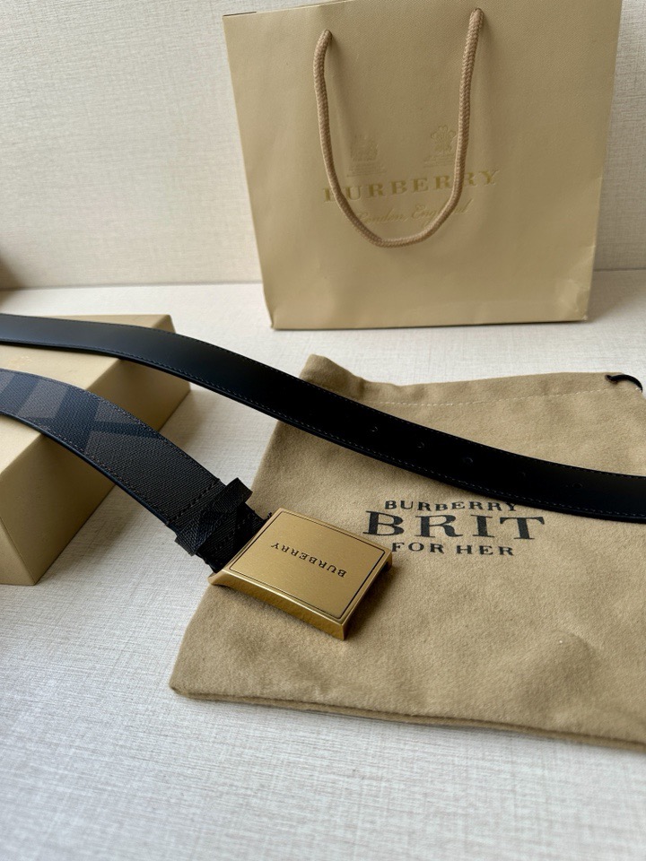 Burberry belt