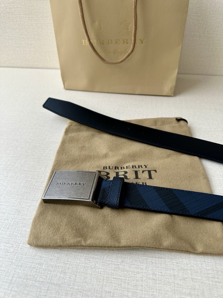 Burberry belt