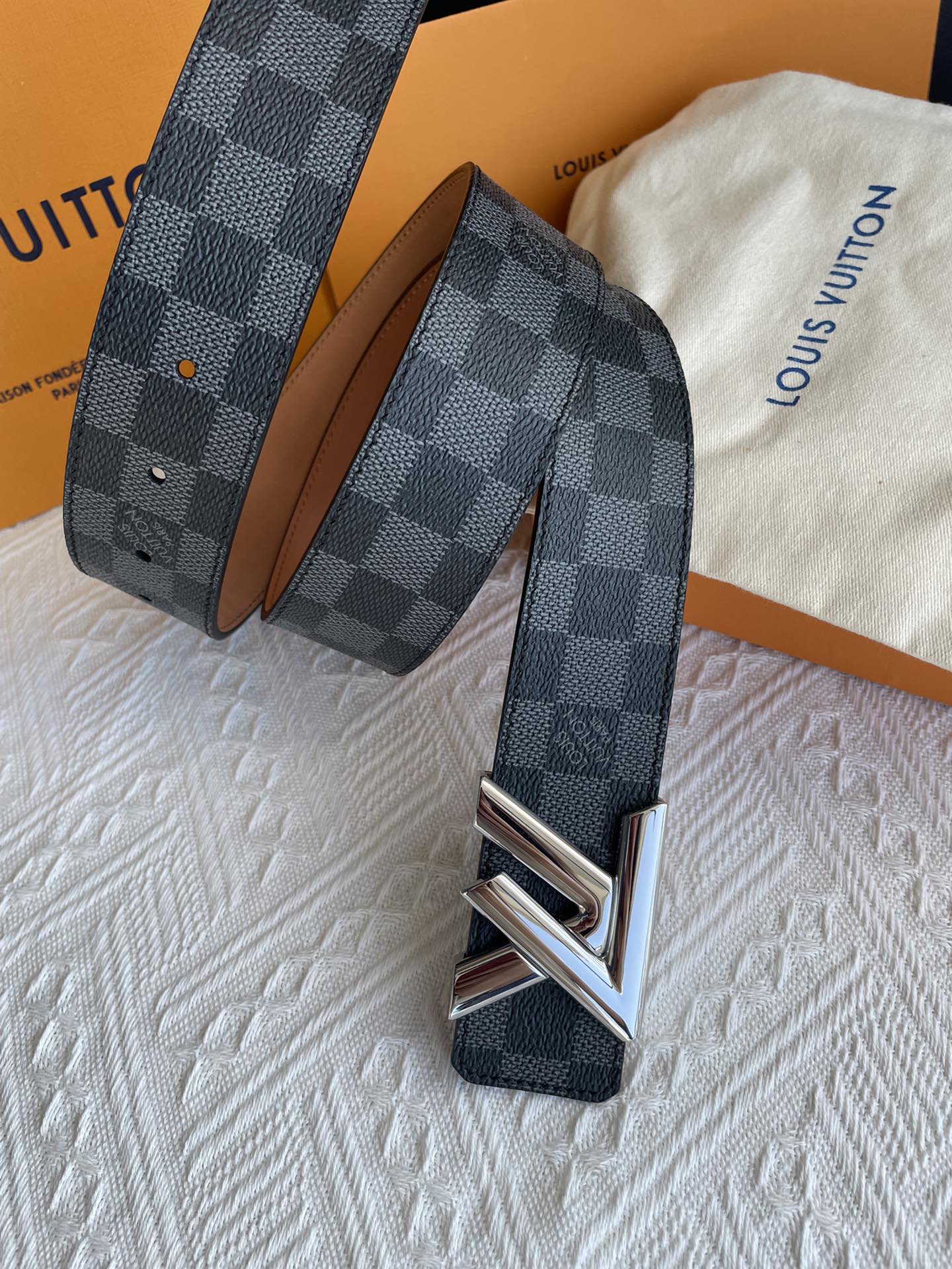 LV belt