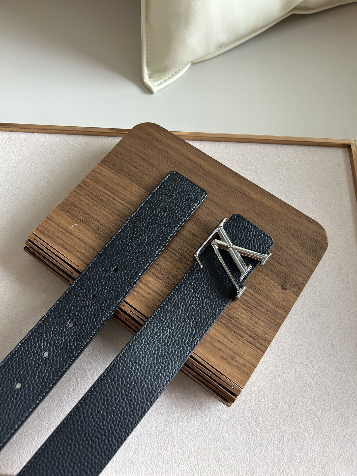 LV belt