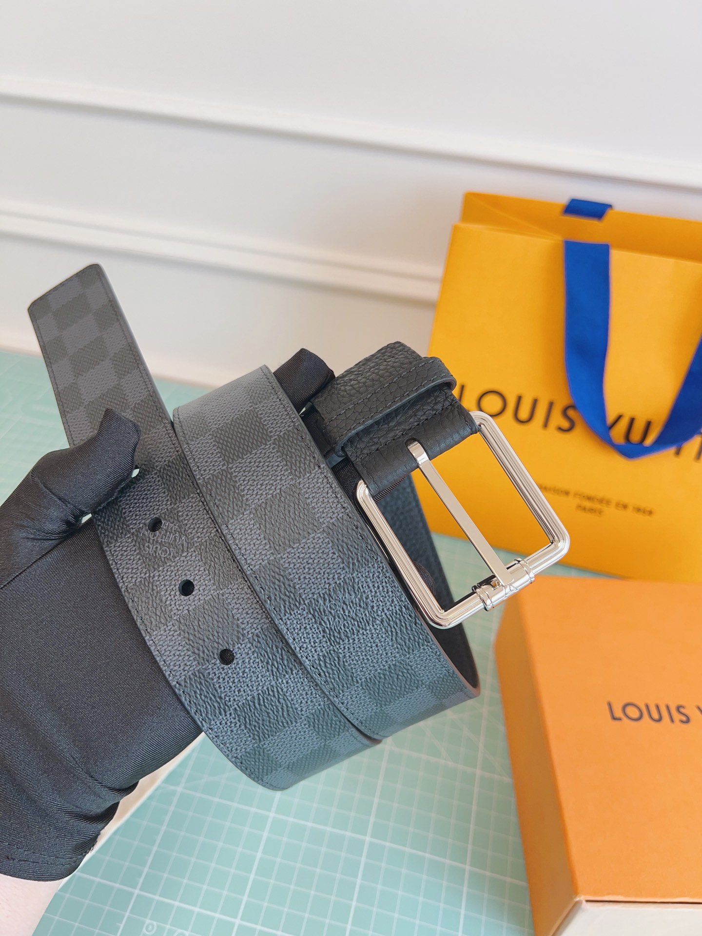LV belt