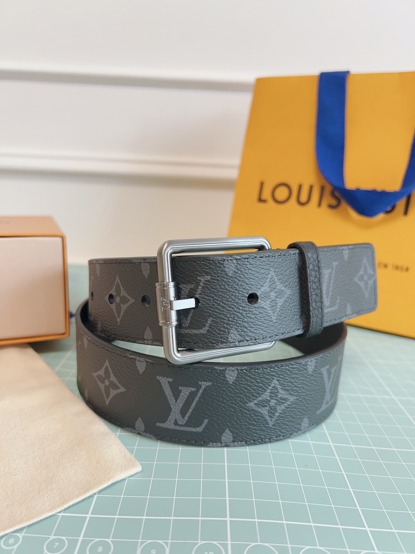 LV belt