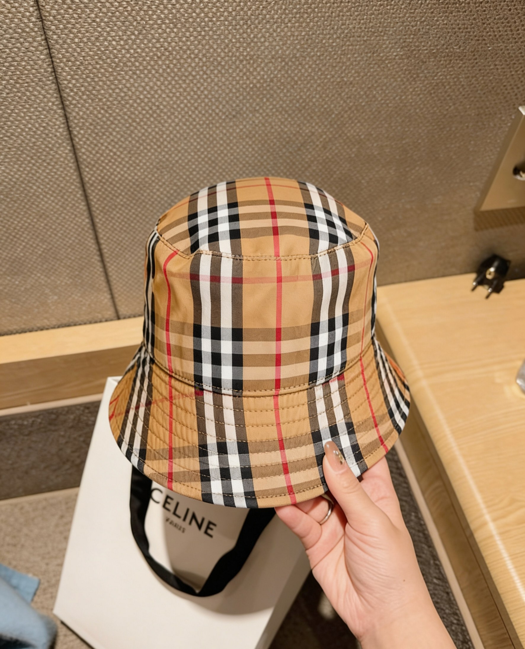 Burberry hat