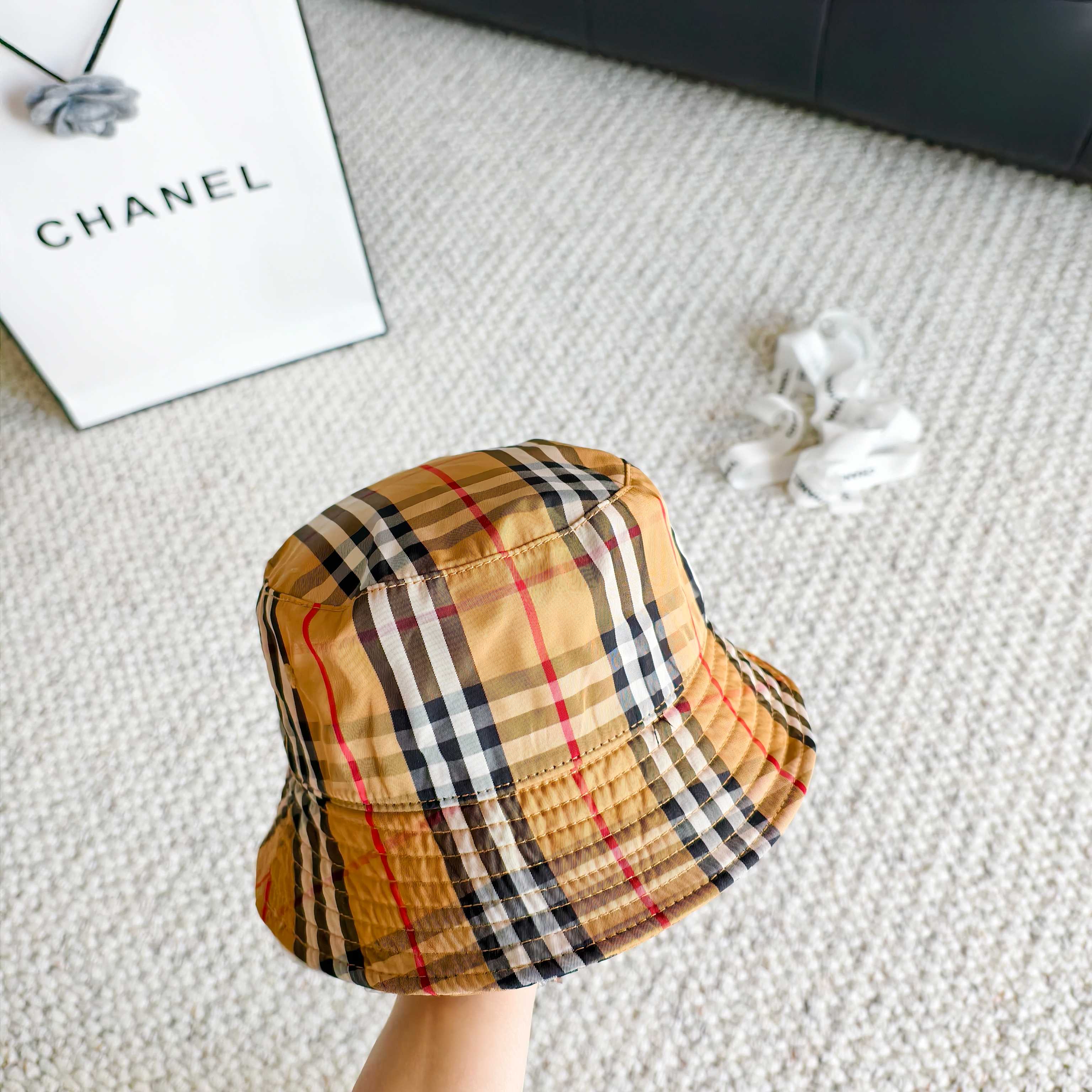Burberry hat