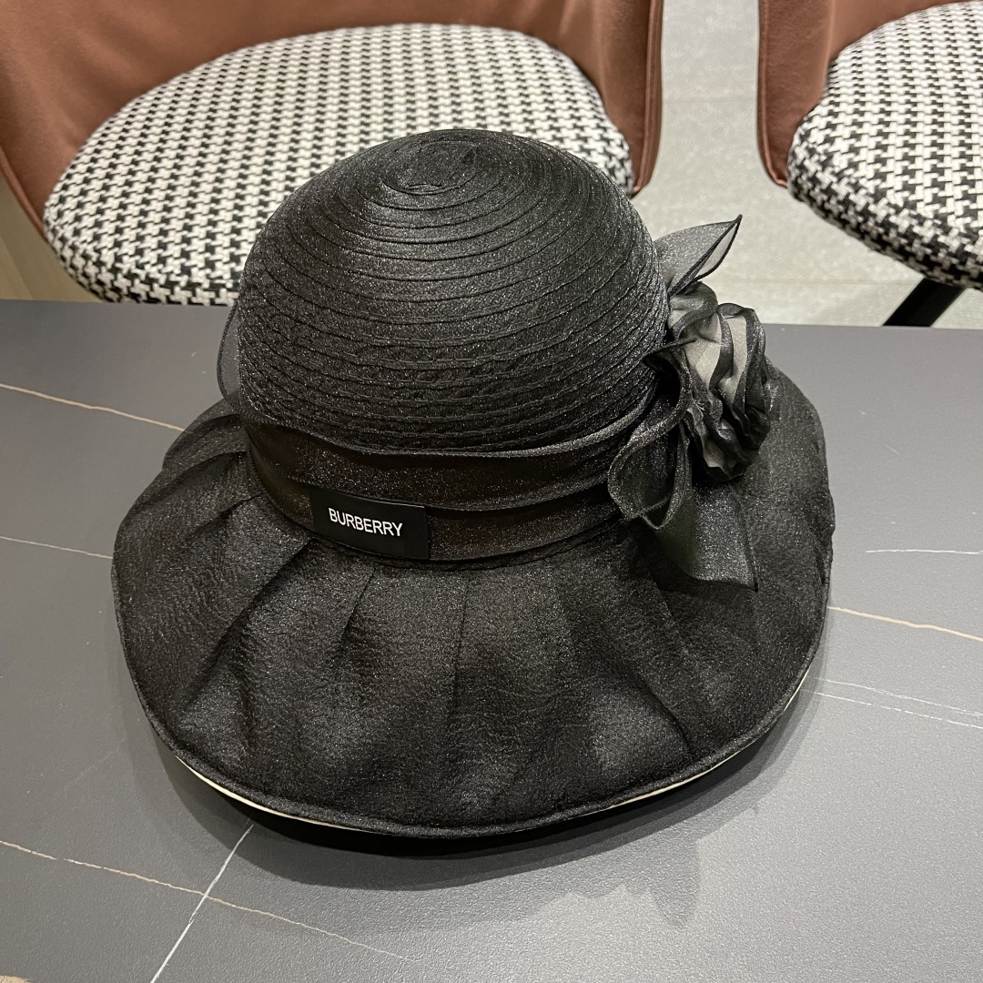 Burberry hat