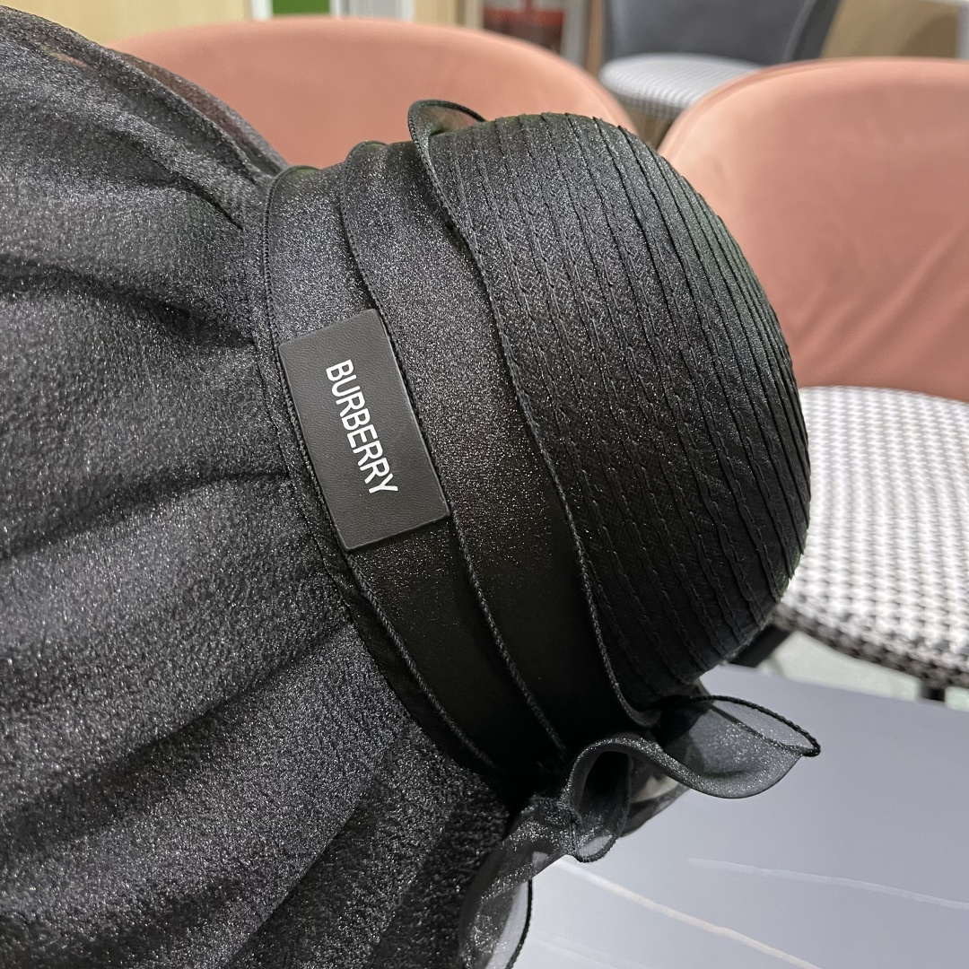 Burberry hat