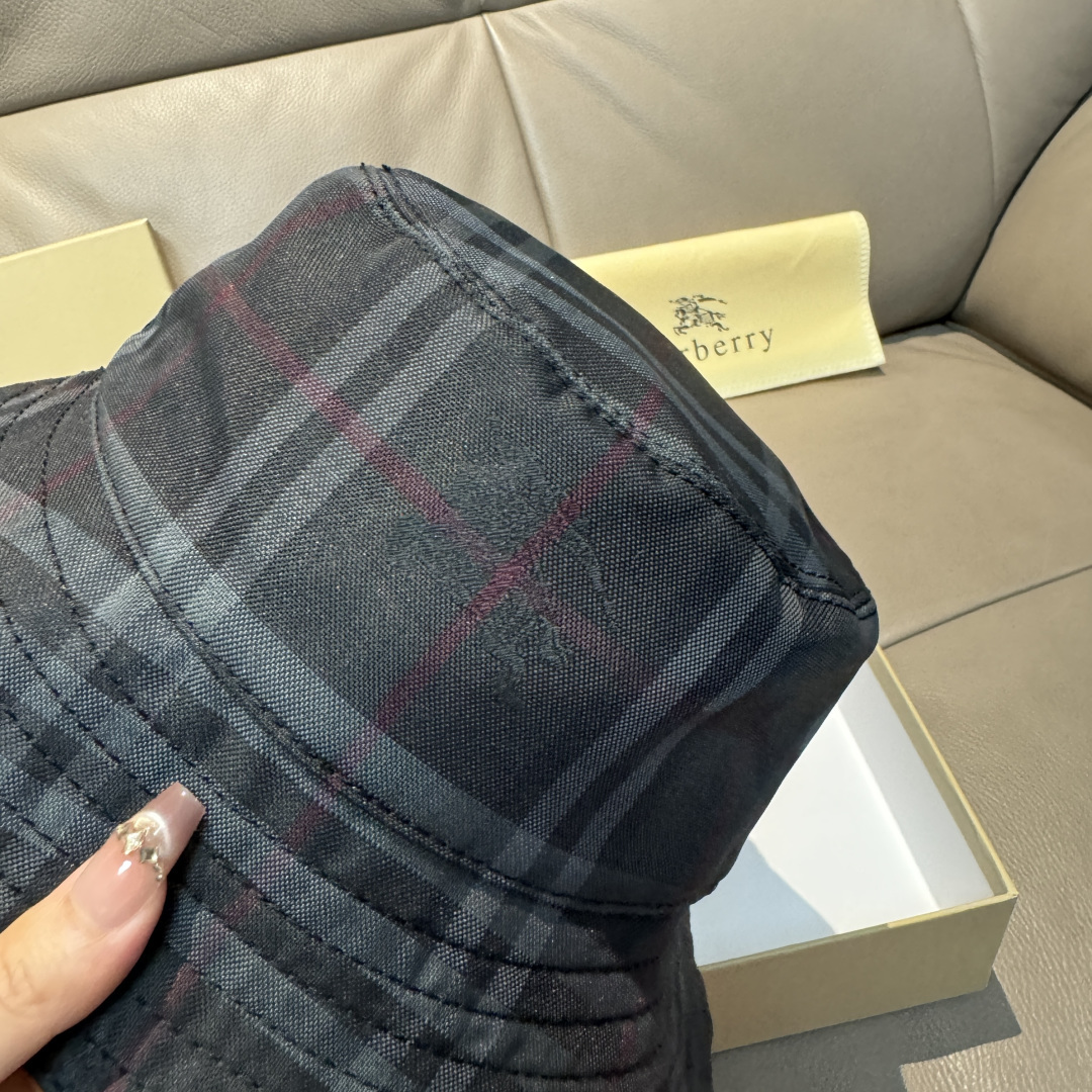Burberry hat
