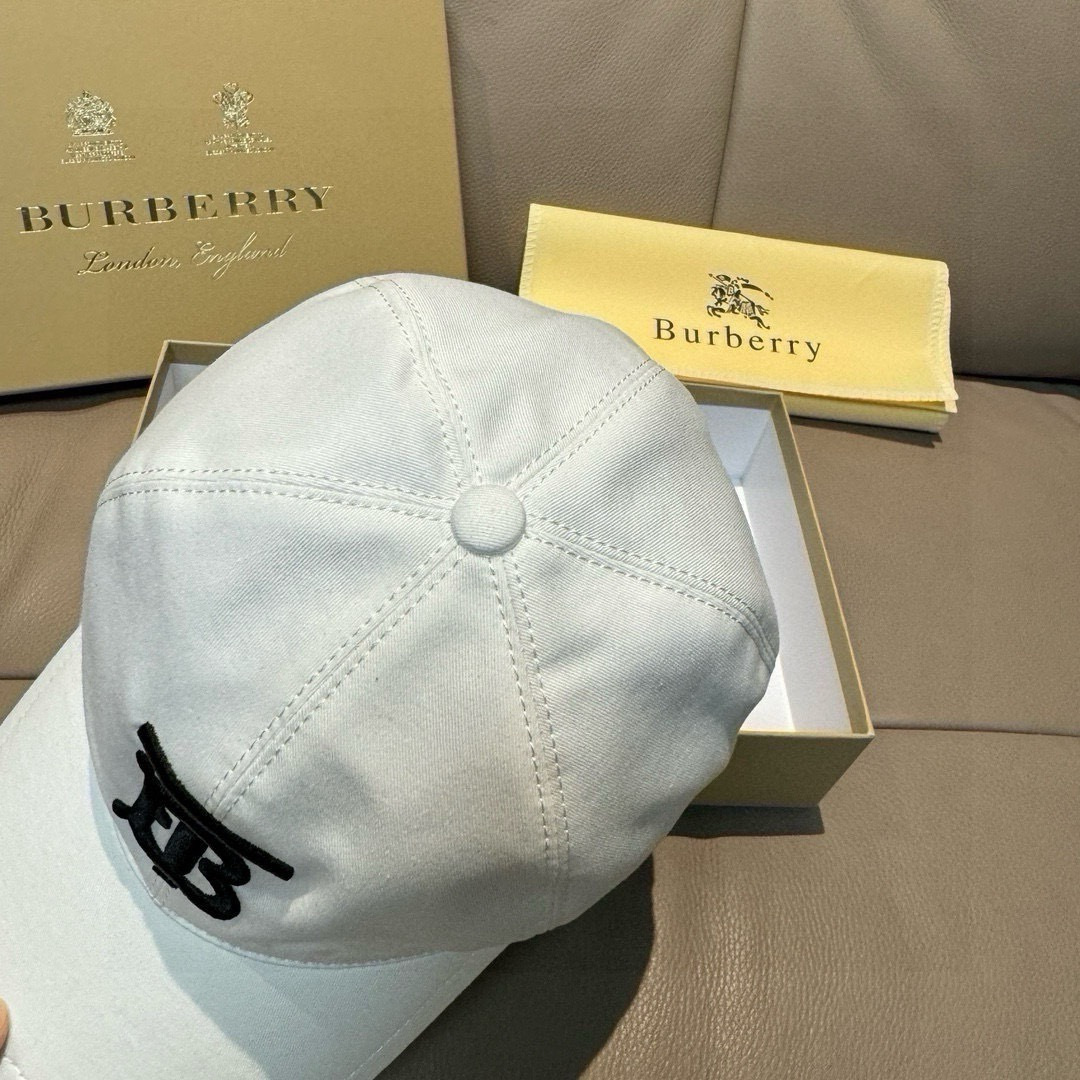 Burberry hat