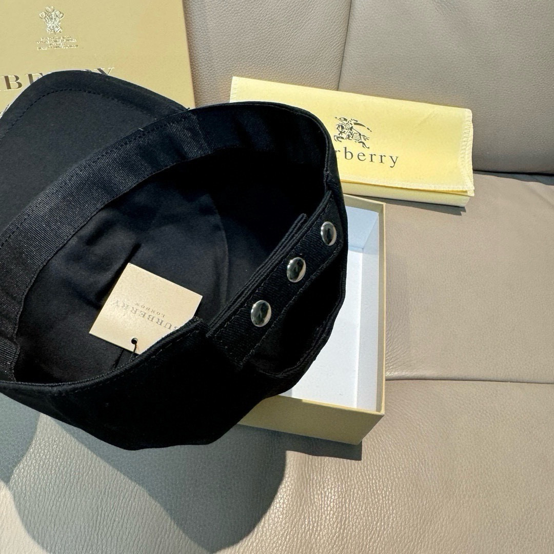 Burberry hat