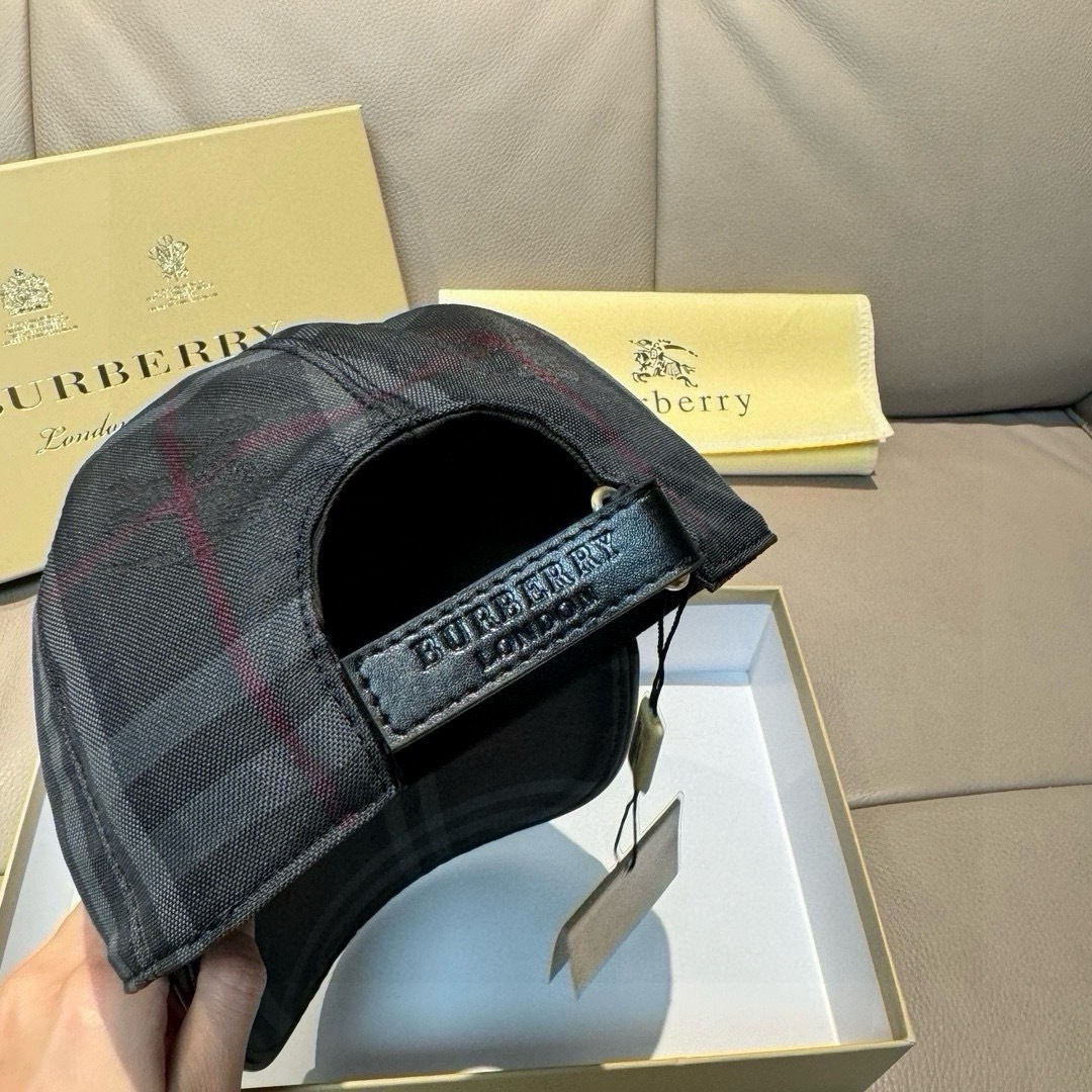 Burberry hat