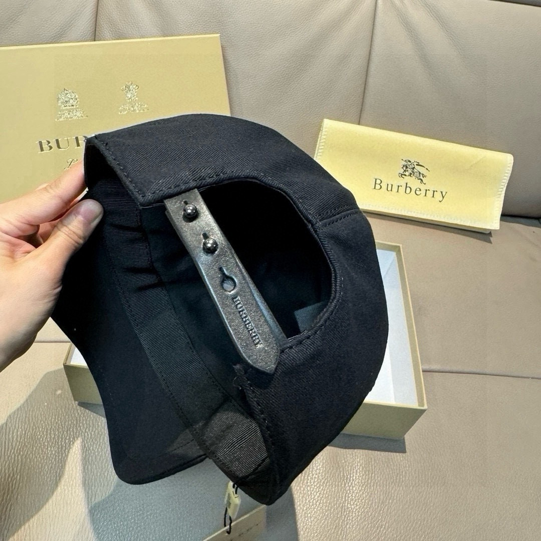 Burberry hat