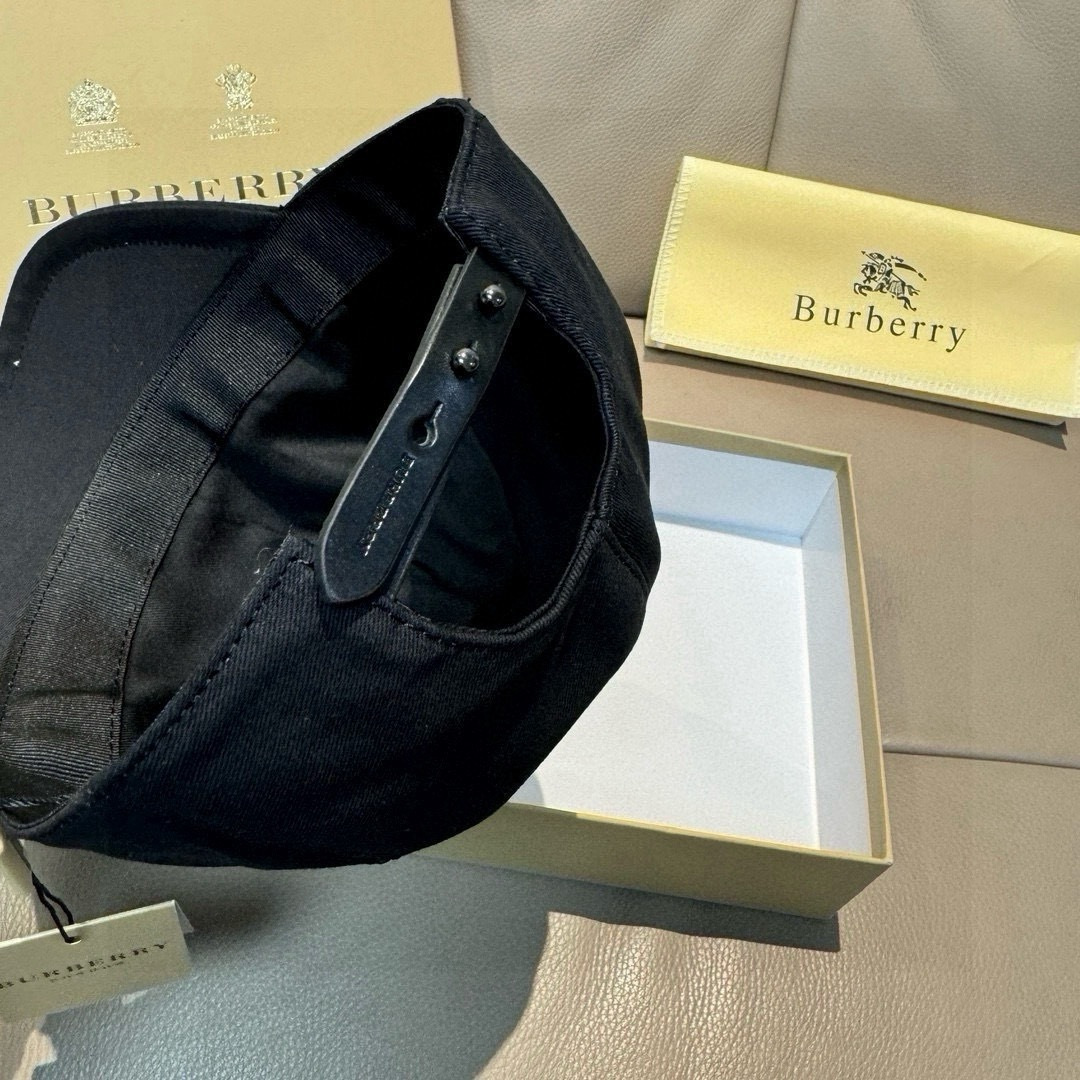Burberry hat