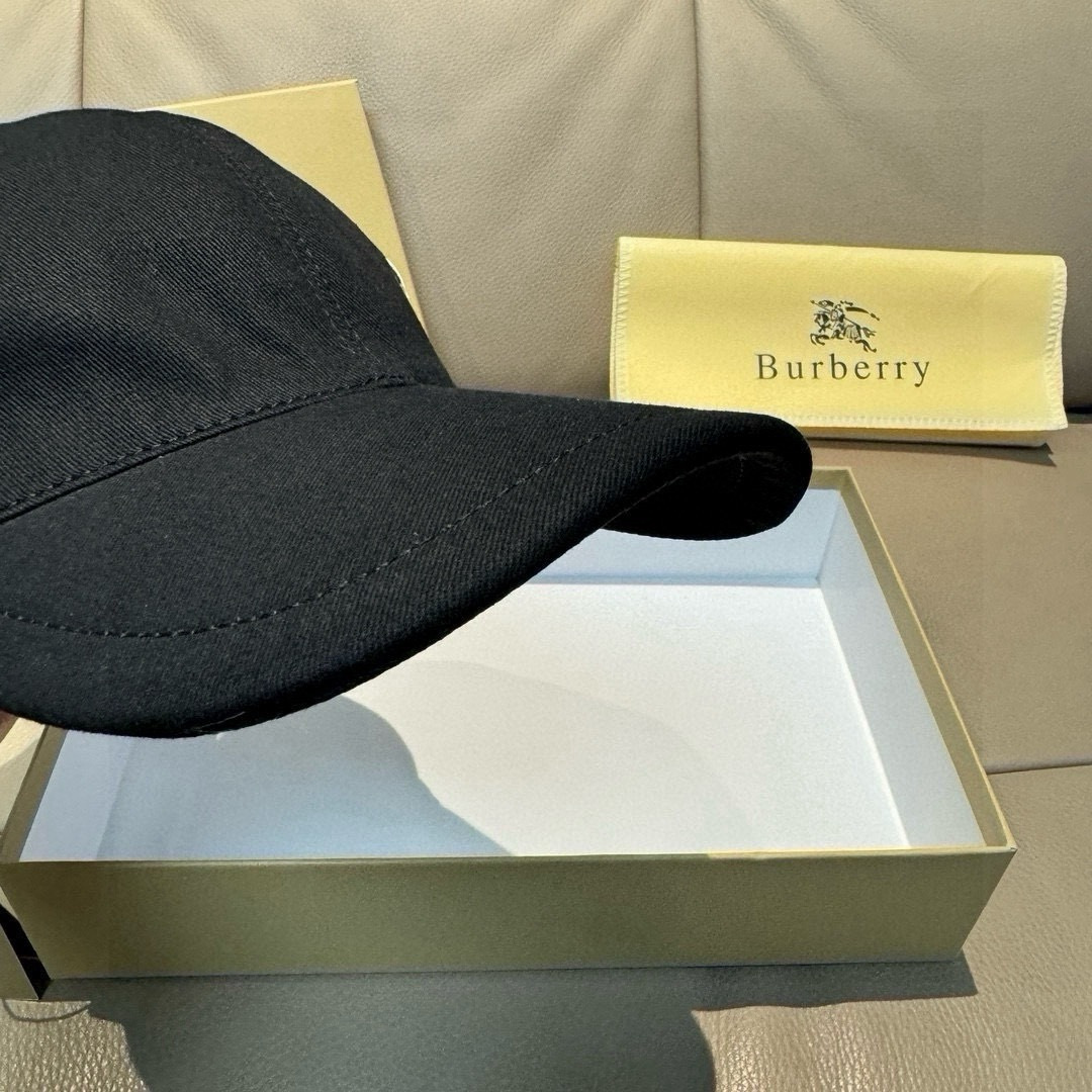 Burberry hat