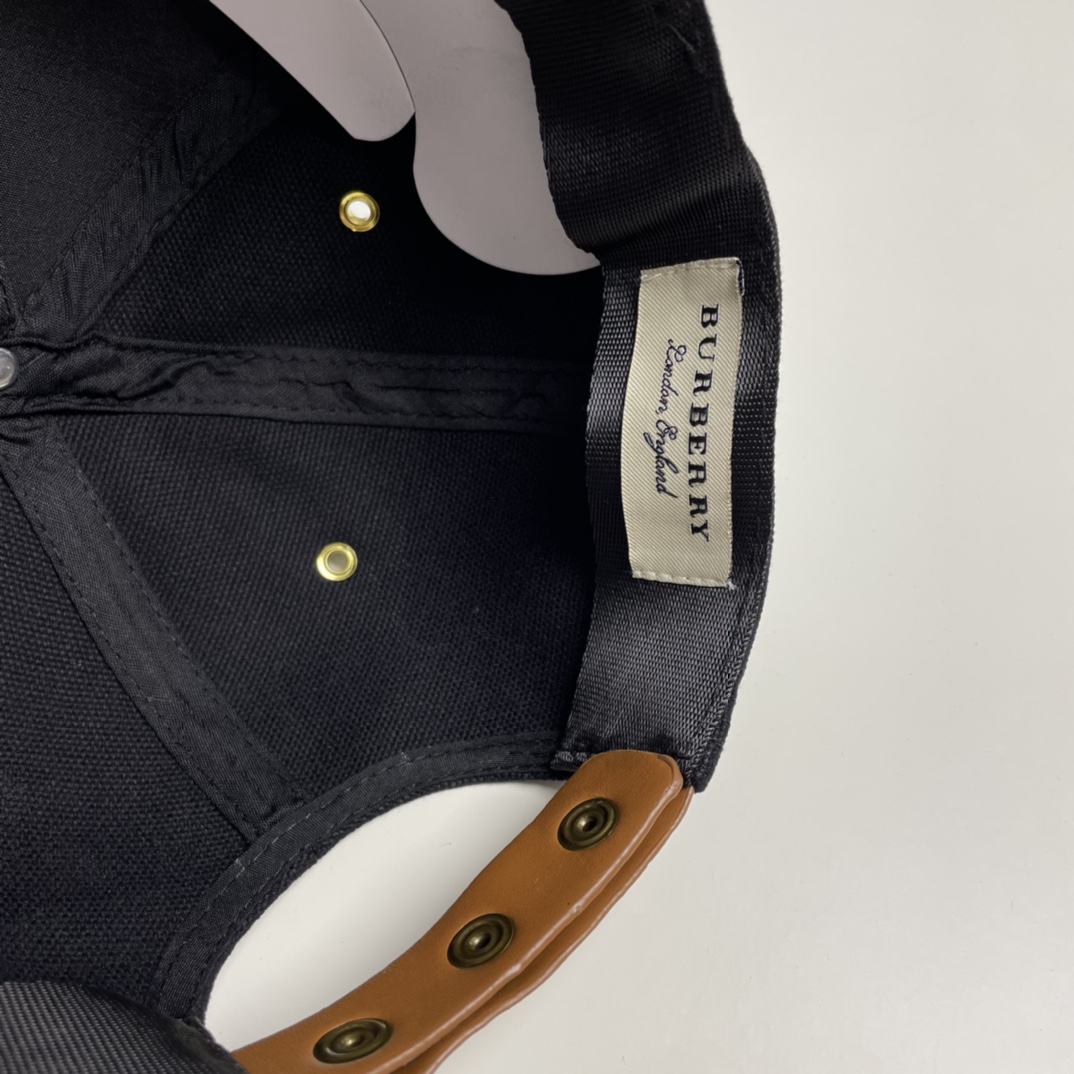 Burberry hat