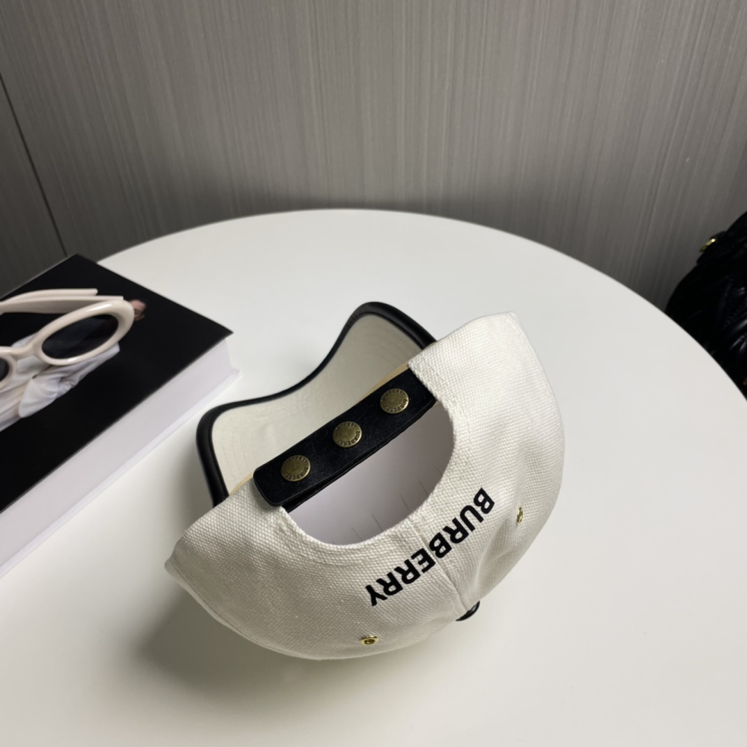 Burberry hat