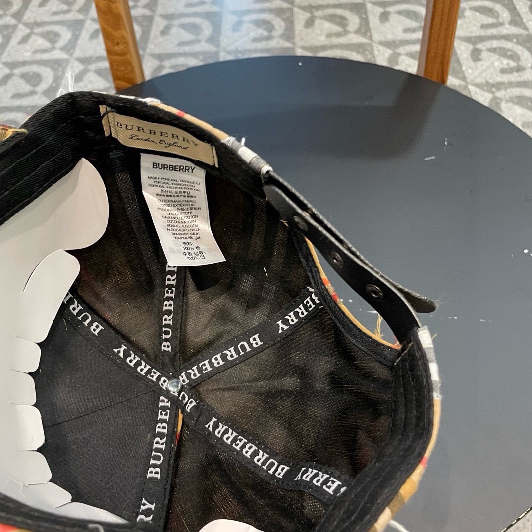 Burberry hat
