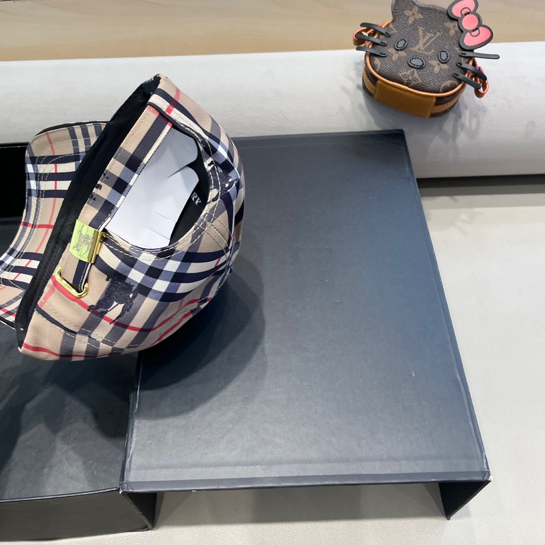 Burberry hat