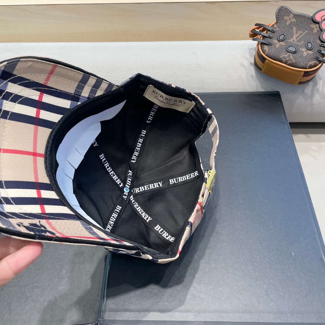 Burberry hat