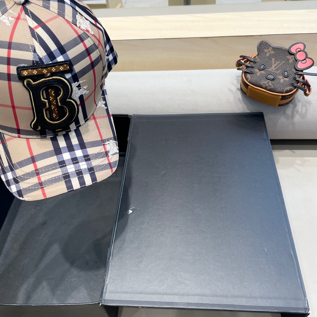 Burberry hat